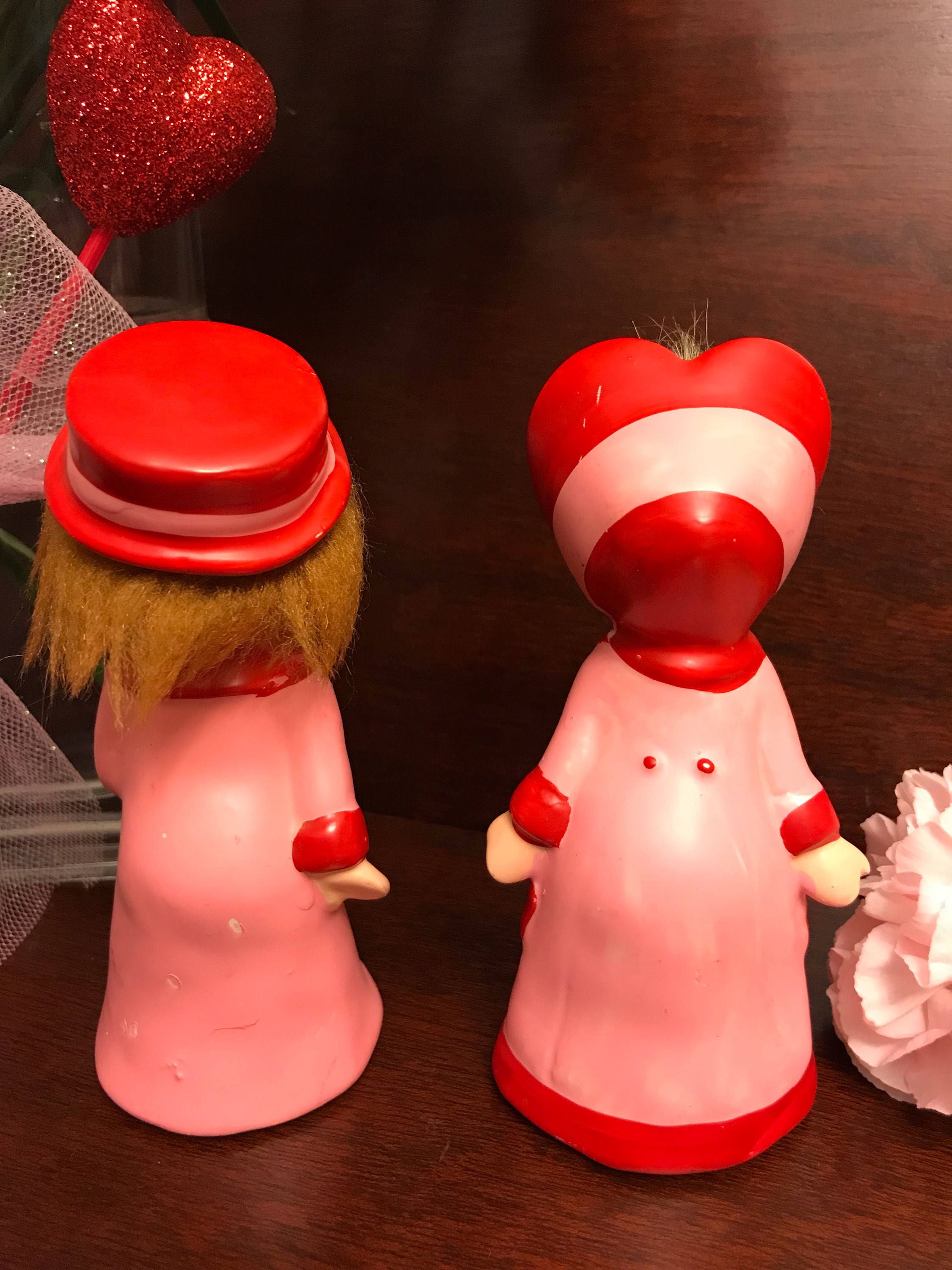 Vintage Valentine Figurines, Napco ware Kissing Couple, Hand painted