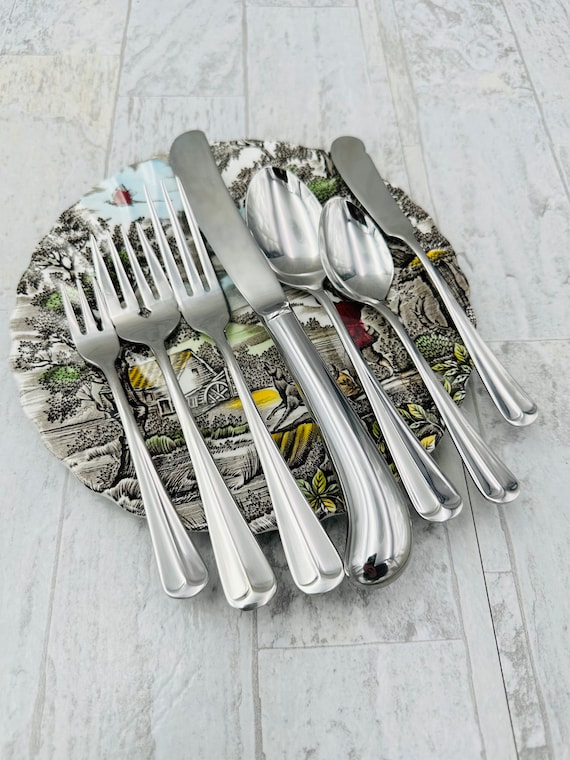 Vintage Silverware set, International Silver Kensington, Large Service for 12 in New Excellent Condition, Rustic Home Decor, Colonial style