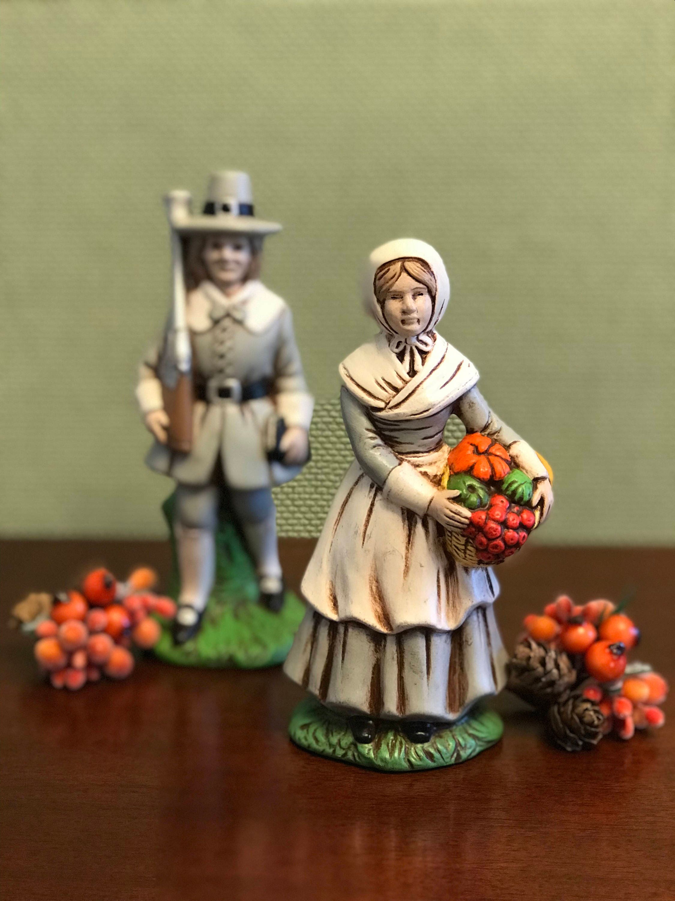 Vintage Pilgrim Figurines, Ceramic Pilgrim Figurines, handpainted