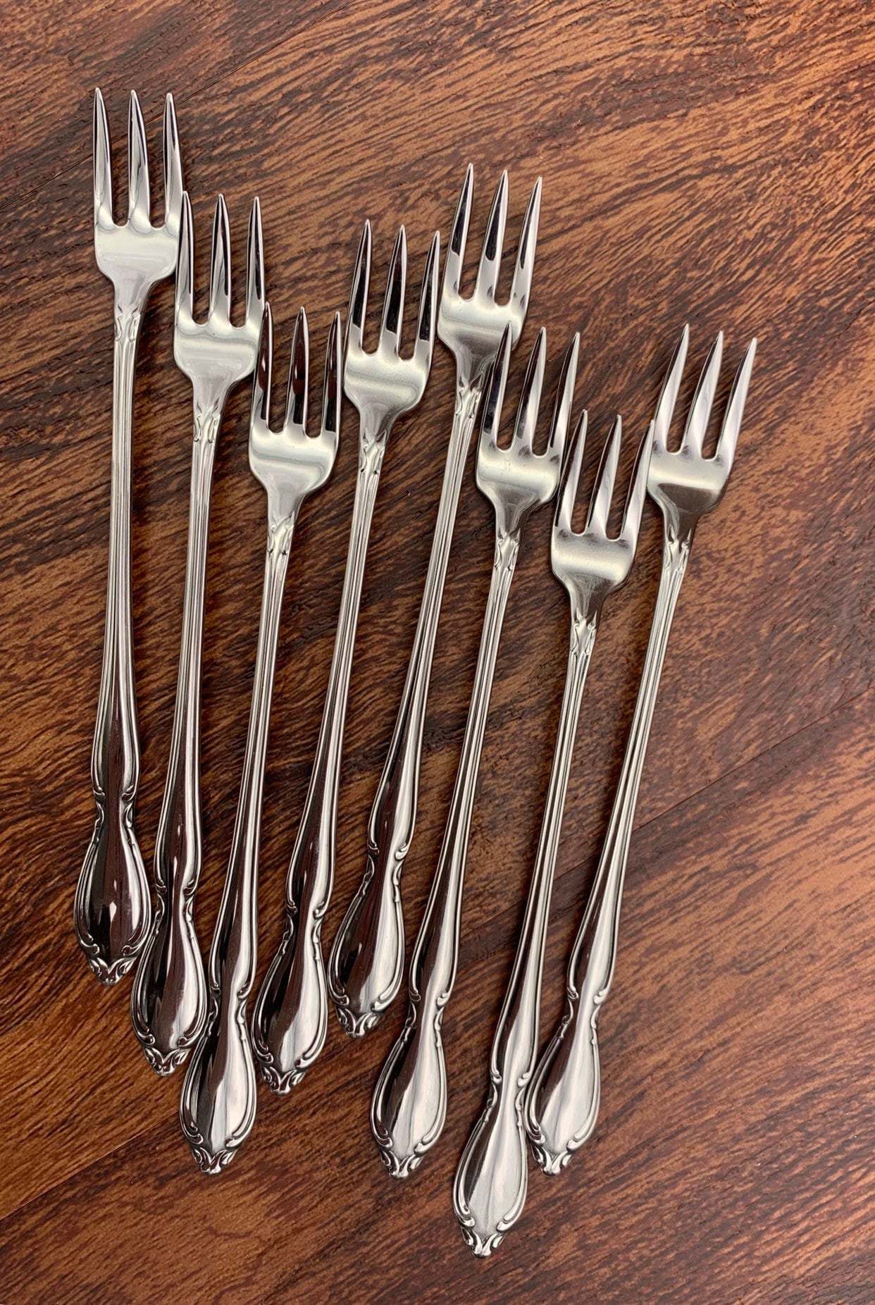 Vintage appetizer forks, party forks, Oneida Deluxe Heritage Cocktail