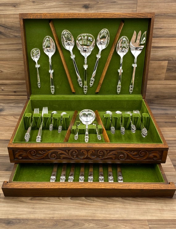Vintage King Frederik Flatware Set in Silverware Chest, 1847 Rogers Bros, Service for 8, Serving set, Wedding Gift