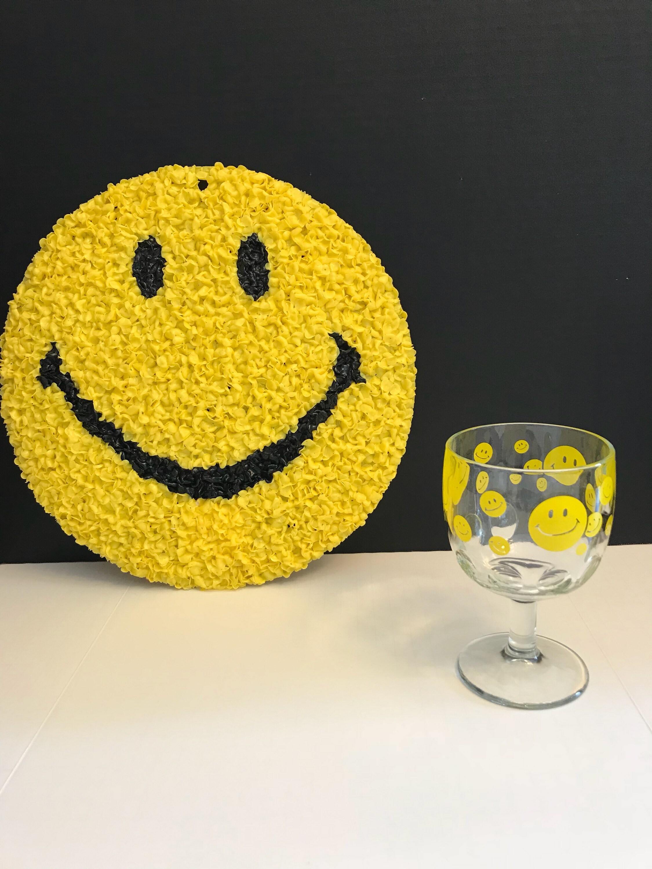 Smiley Face Glass, Vintage smile goblet, Smiley face Yellow, Cheery