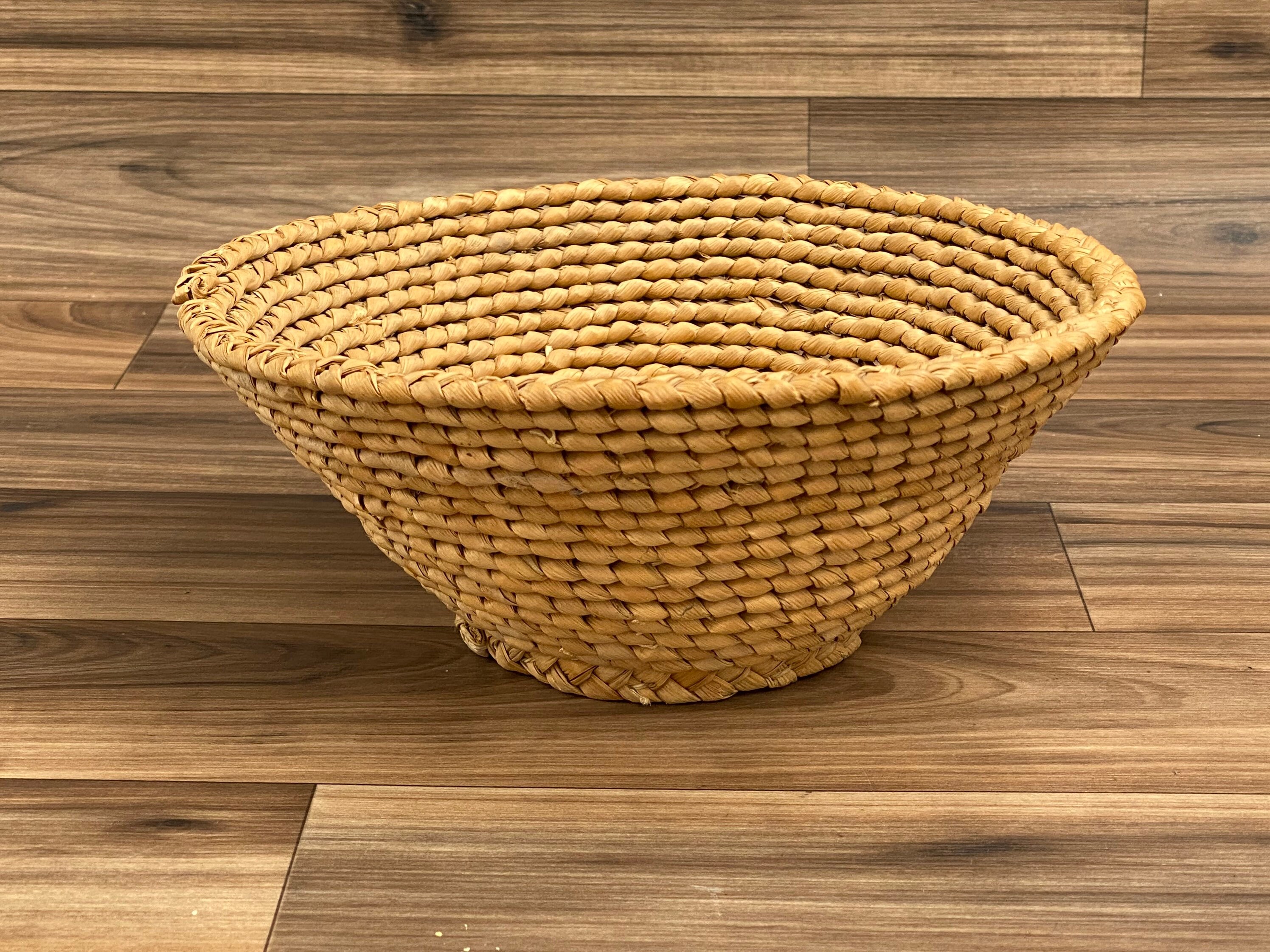 Vintage handwoven Raffia Basket Rustic Home Decor, Round Basket Bowl