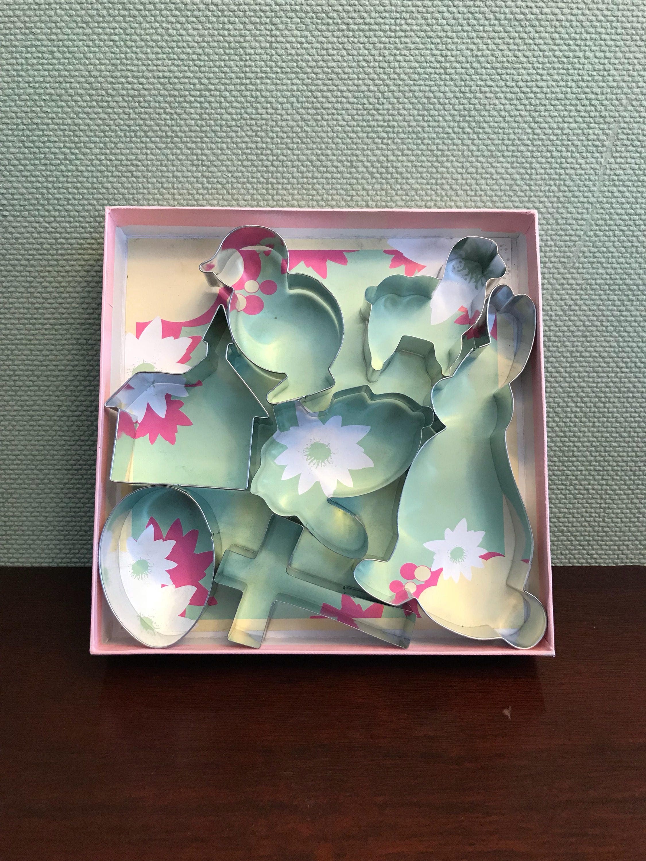 Vintage Easter Cookie Cutters, metal Cookie Cutter set, Spring Cookie