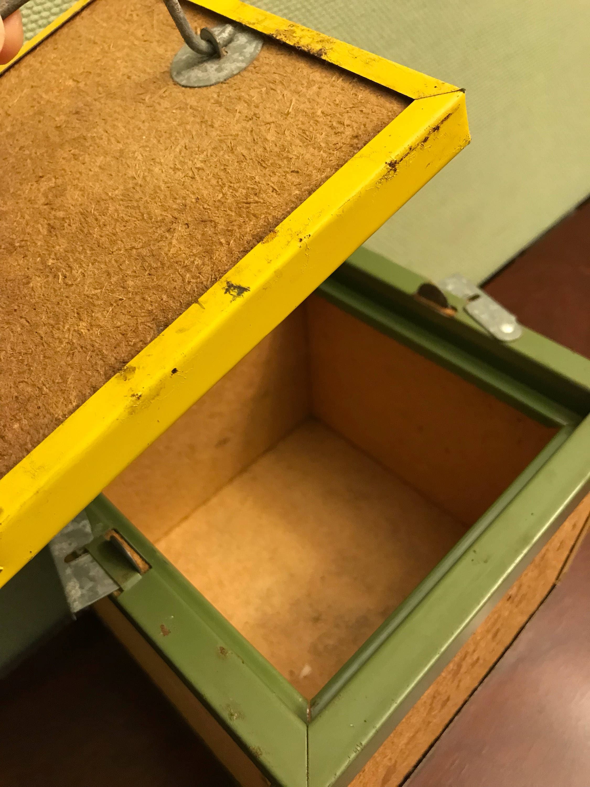Vintage Oberlin Fishing Bait Canteen Lidded Box
