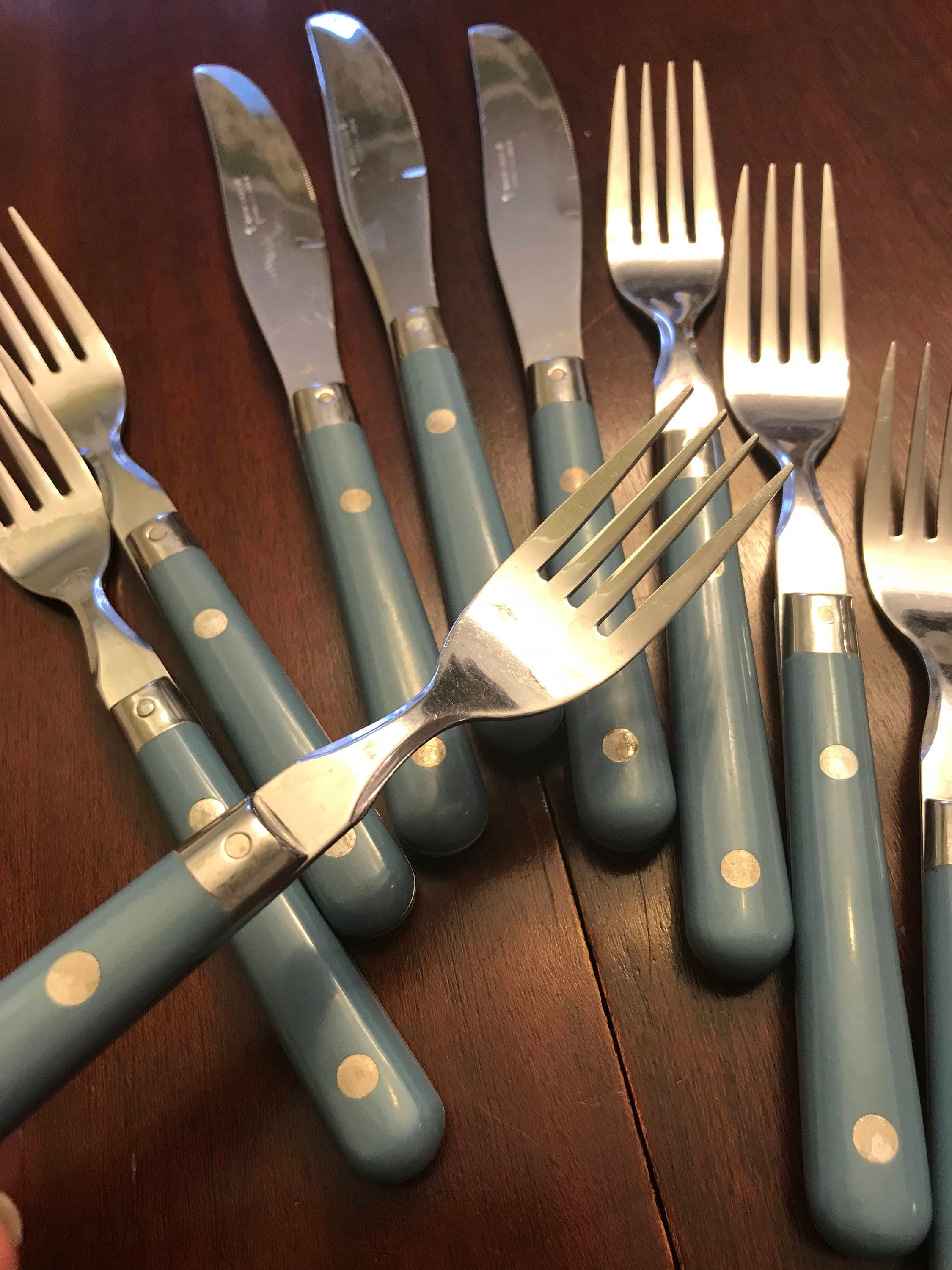 4 WF Washington Forge MARDI GRAS NAVY BLUE Stainless KOREA Flatware Knives  Vtg