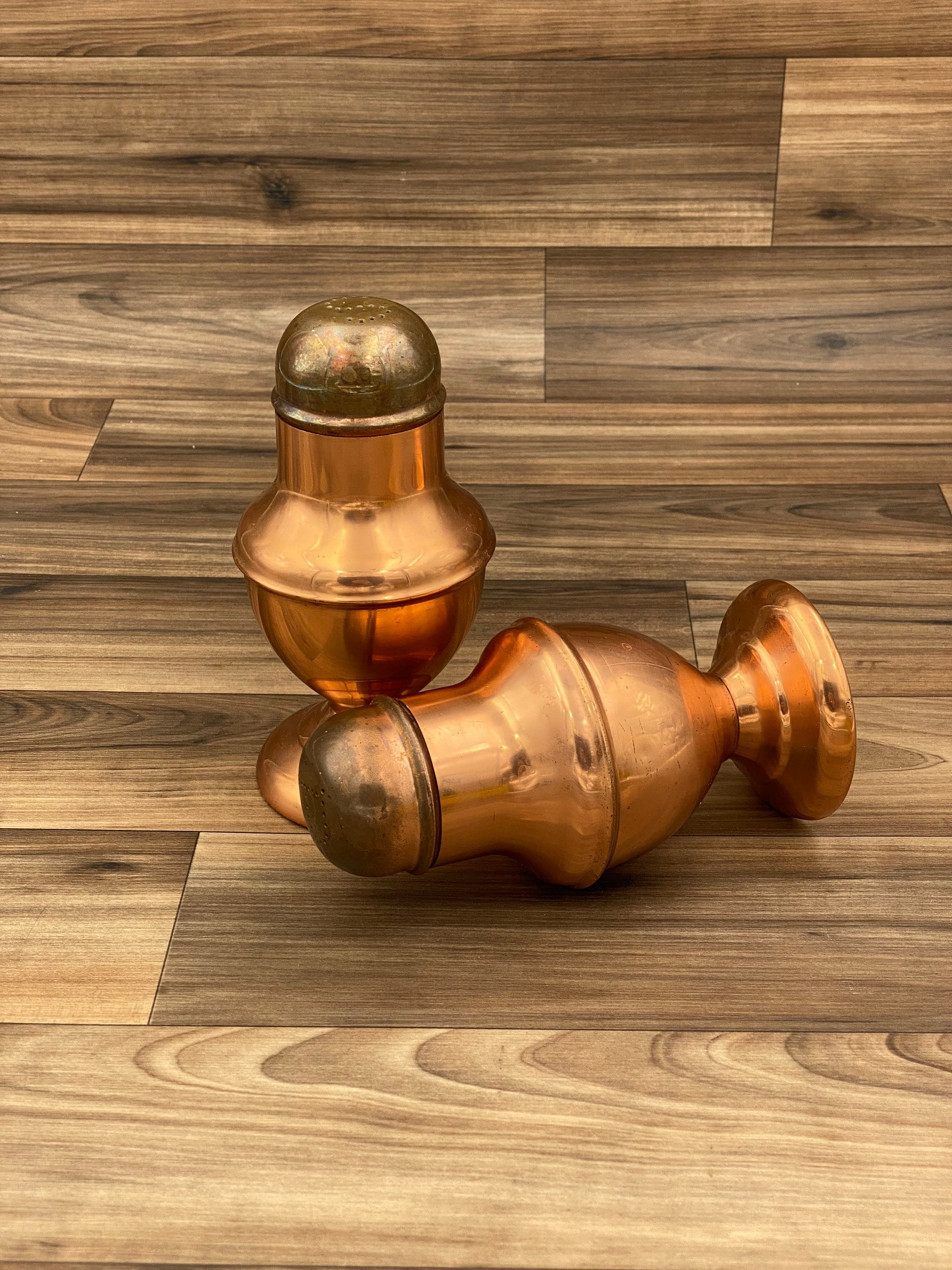 Vintage Copper Salt and Pepper Set, large Shakers, Rustic Farmhouse
