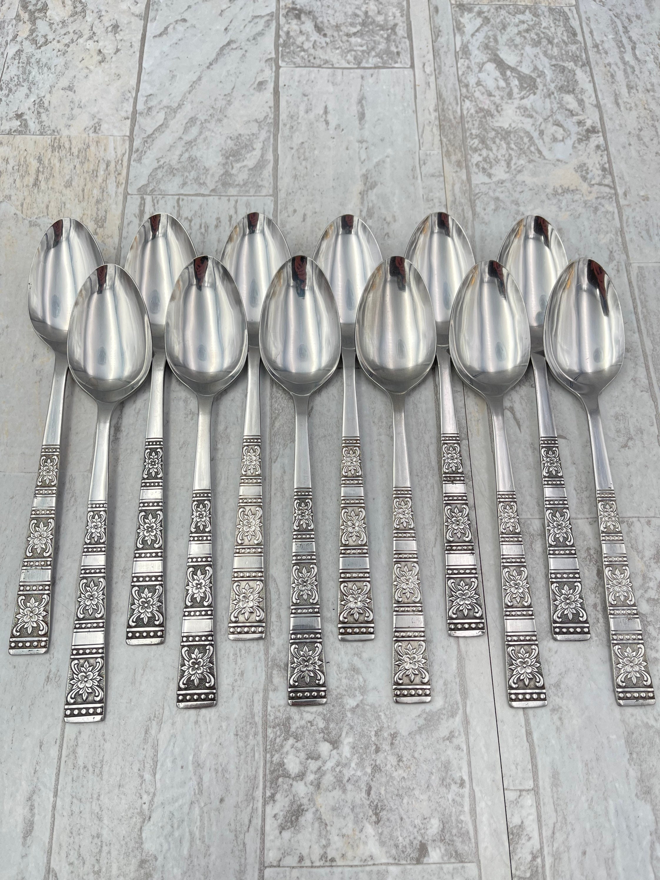 Vintage Floral Mix Match Stainless Steel Silverware Flatware Set C – 1 –  edgebrookhouse