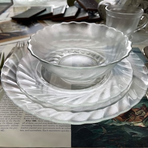 Vintage Plate set, Arcoroc glass Dinnerware, Clearbrook, 20 Piece set, Mint condition