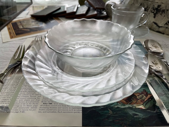 Vintage Plate set, Arcoroc glass Dinnerware, Clearbrook, 20 Piece set, Mint condition