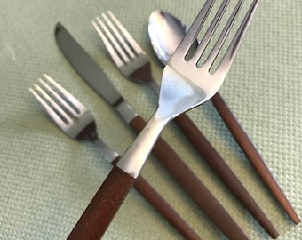 Ekco Eterna Canoe Muffin Flatware, Danish Modern stainless flatware, Replacement flatware, Canoe Muffin design, Faux Rosewood handle EKSCAM