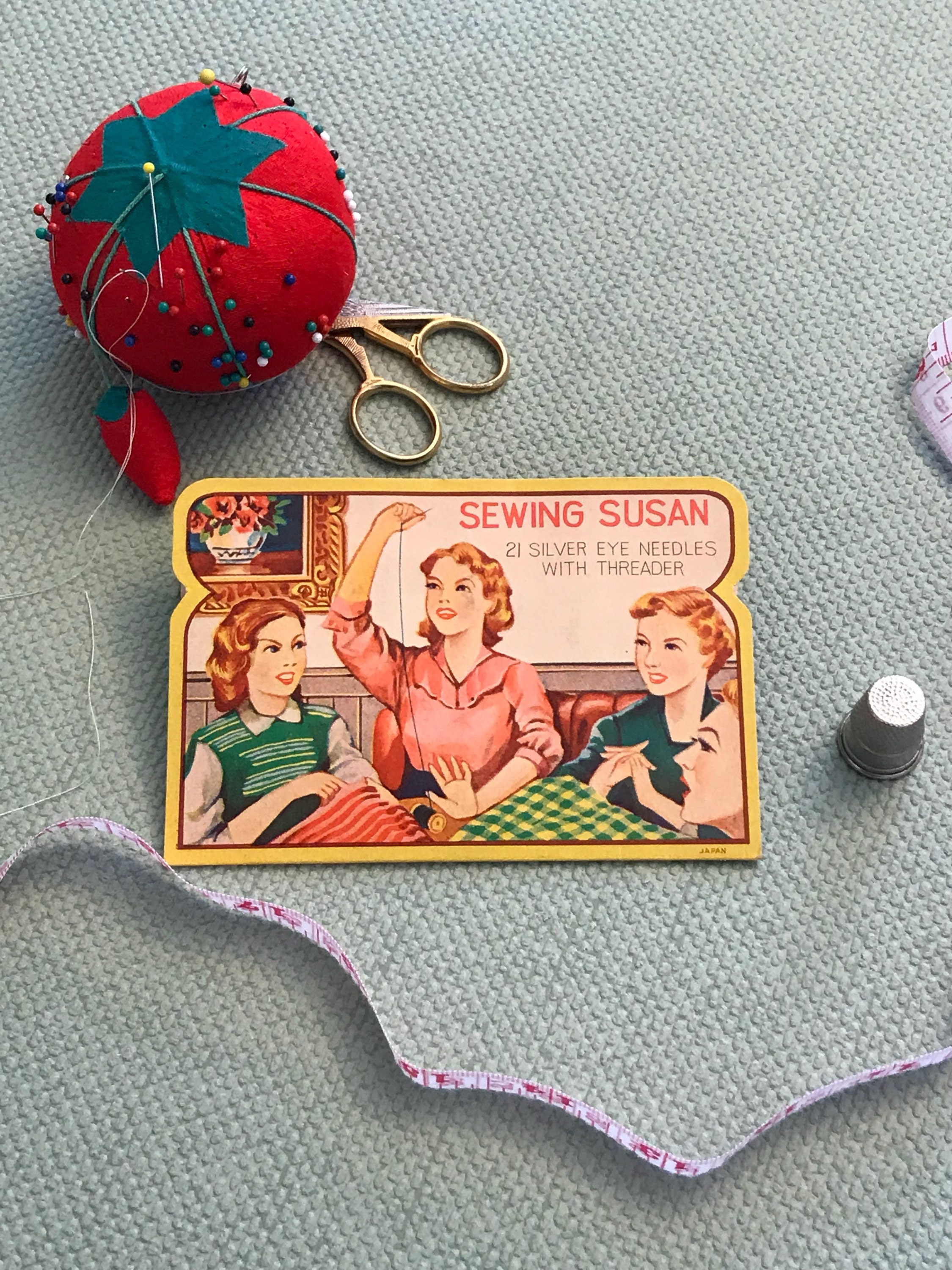 Vintage Sewing Needle Case, Sewing Susan Needles, collectible needle