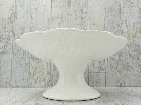 Vintage Cabbageware White dessert plate, Mojalica Cake stand