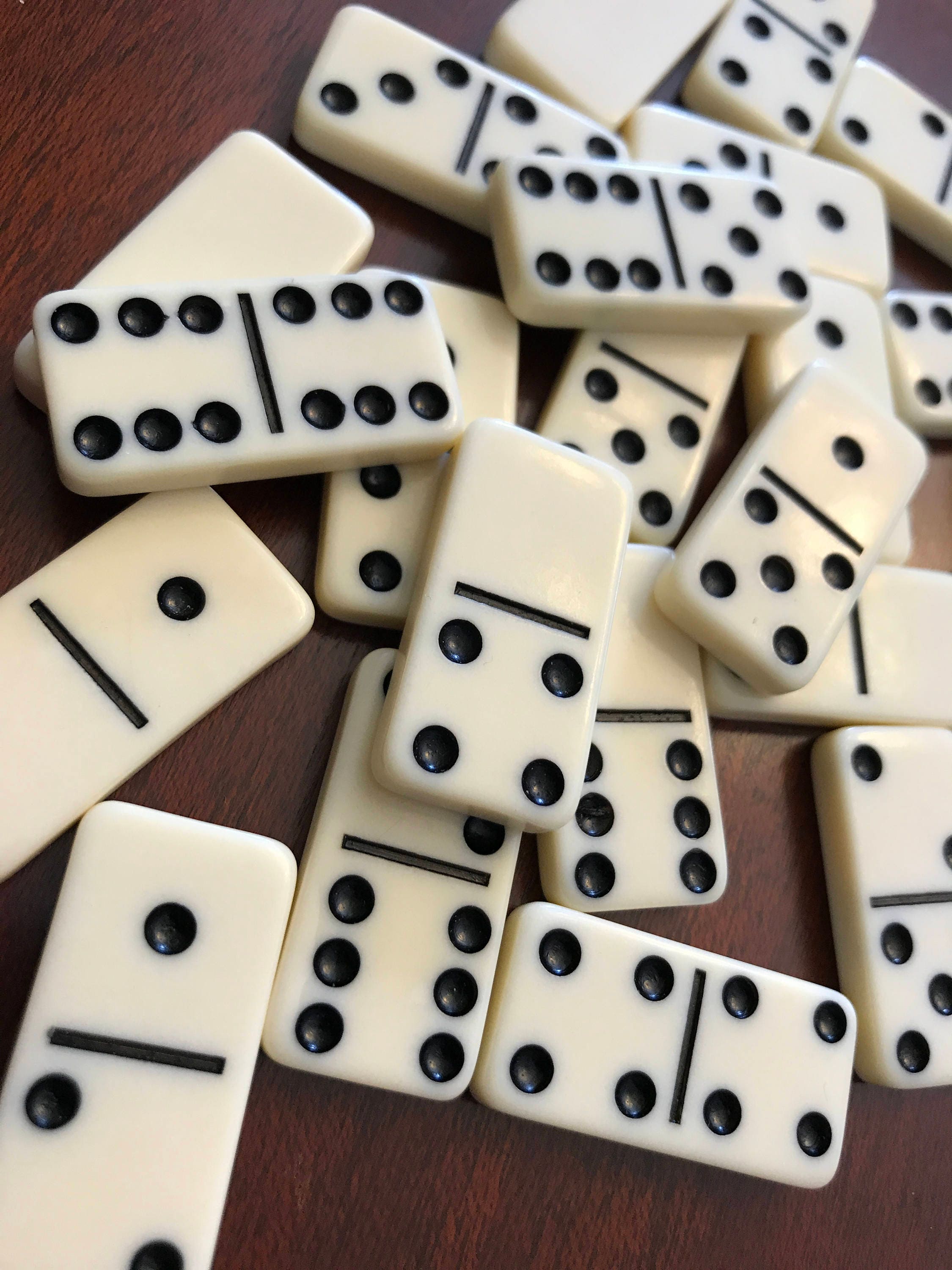 the dominoes the dominoes