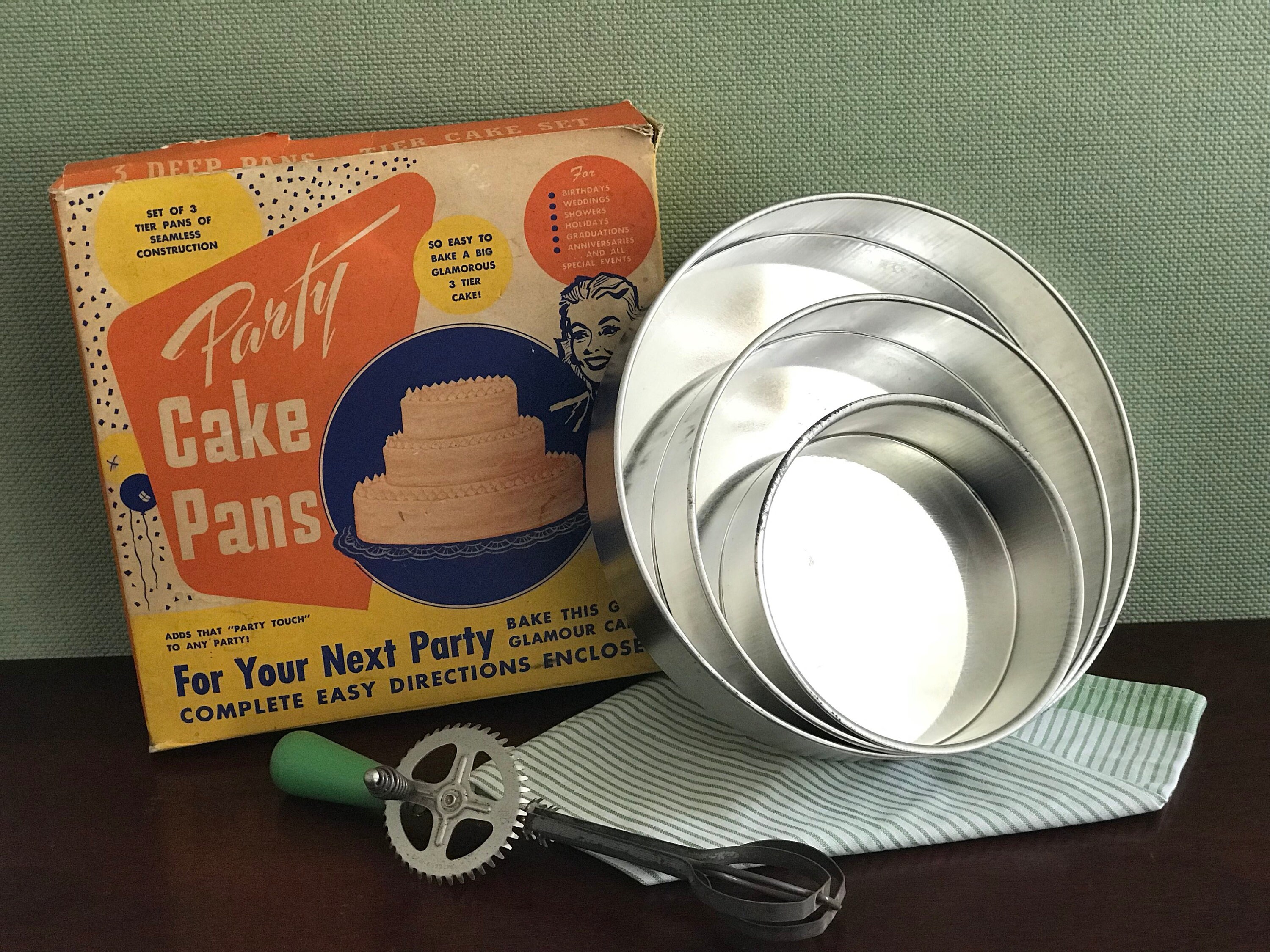 Vintage Cake Pans, Bake King Party cake pans, set of tiered cake pan