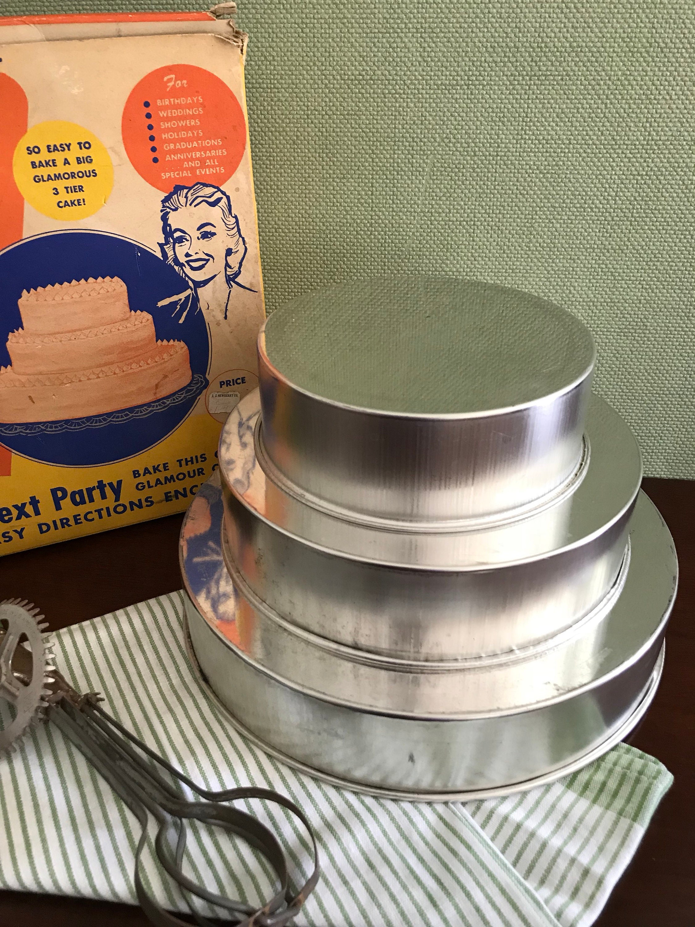 Vintage Cake Pans, Bake King Party cake pans, set of tiered cake pan