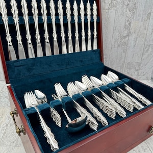 Vintage Empress silverware set, International Deep Silver, Service for 12, Vintage flatware set, Silverware Chest, wedding gift
