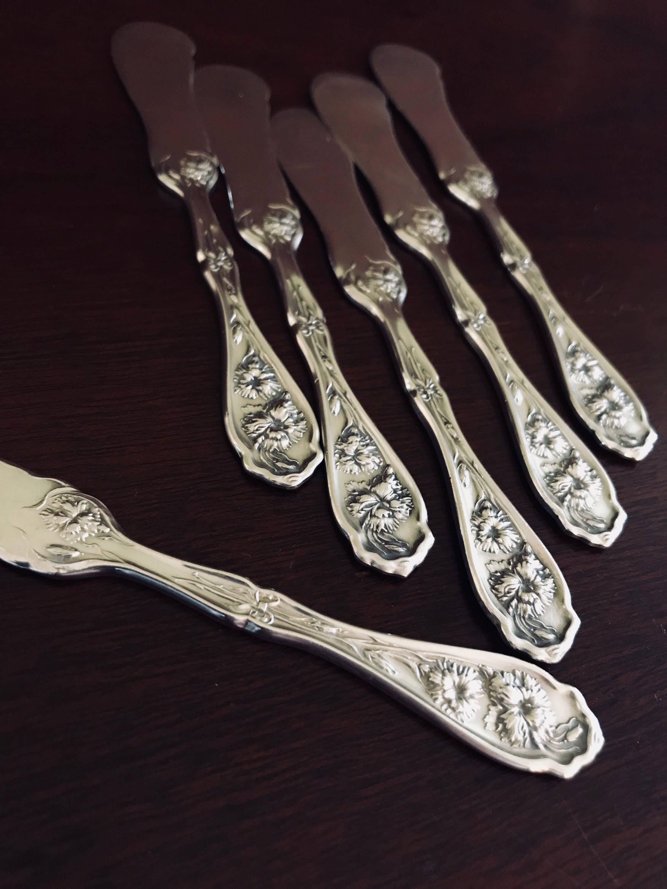 Antique Silver appetizer knives, Silverplated Rogers Carnation pattern