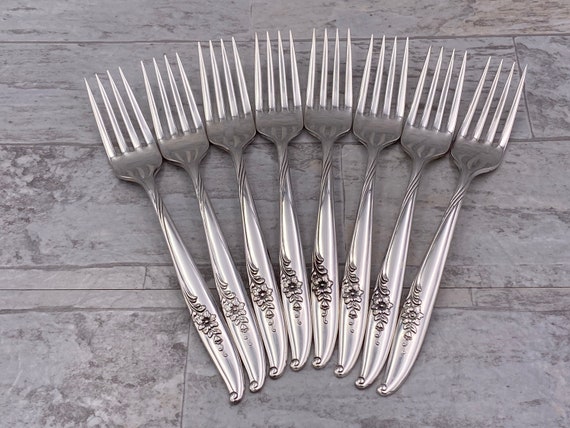 Vintage Oneida Silverware Set: Magic Moment Service for 8, Wood