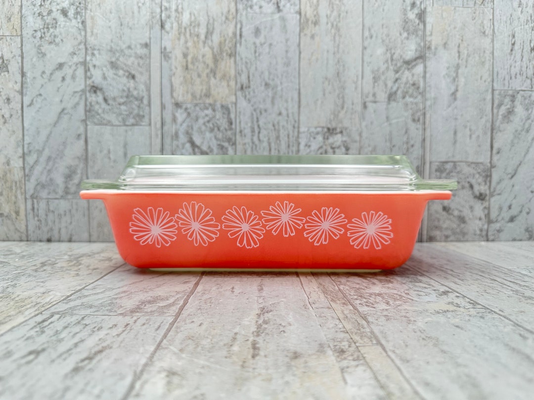 Vintage Pyrex Pink Daisy Pattern, 2 Quart Casserole Dish, 575-B White ...