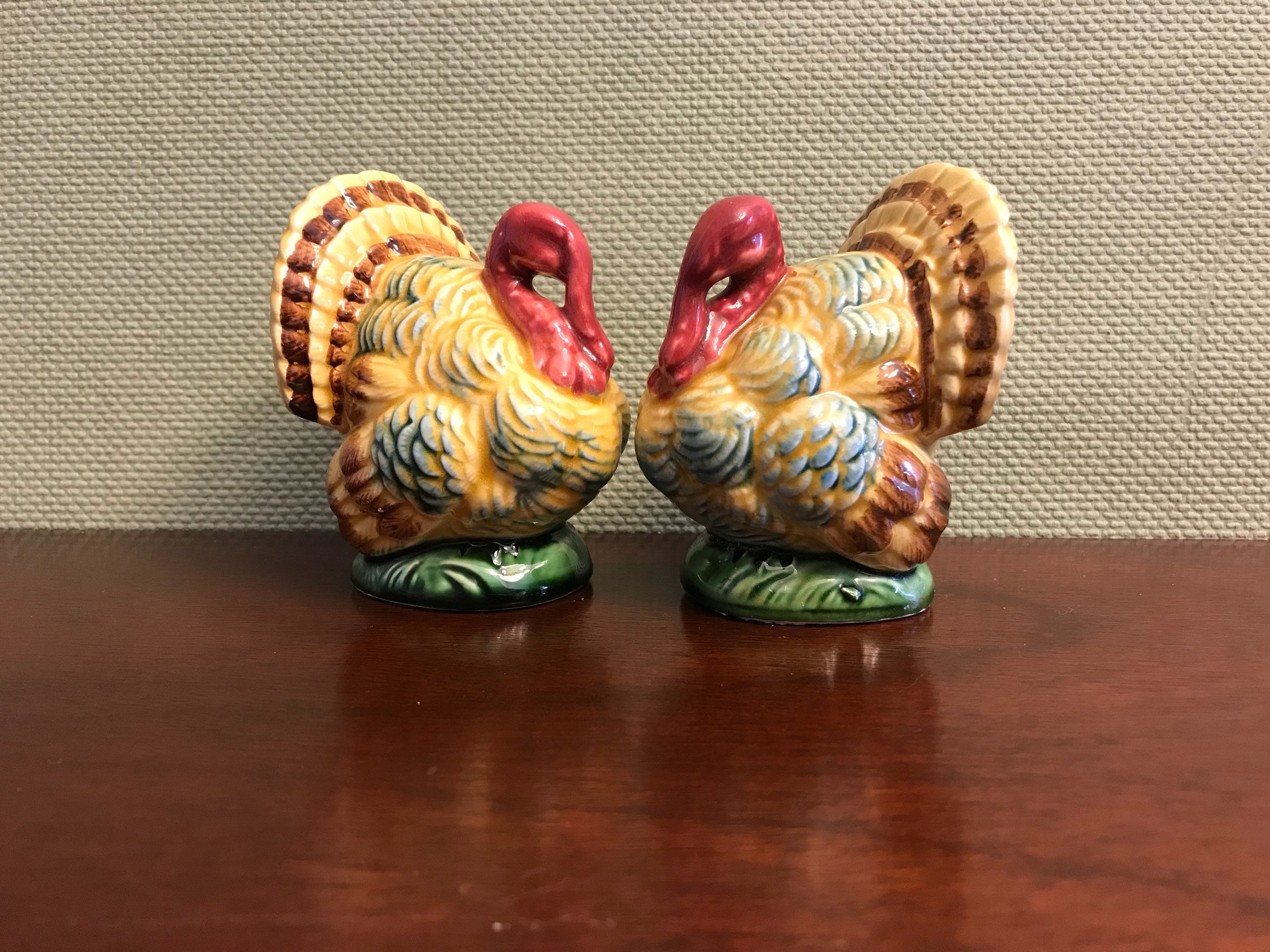 Tabletop Kissing Thanksgiving Turkey S/2 Salt Pepper Shaker Magnetic 10463  ., 1 - Fred Meyer