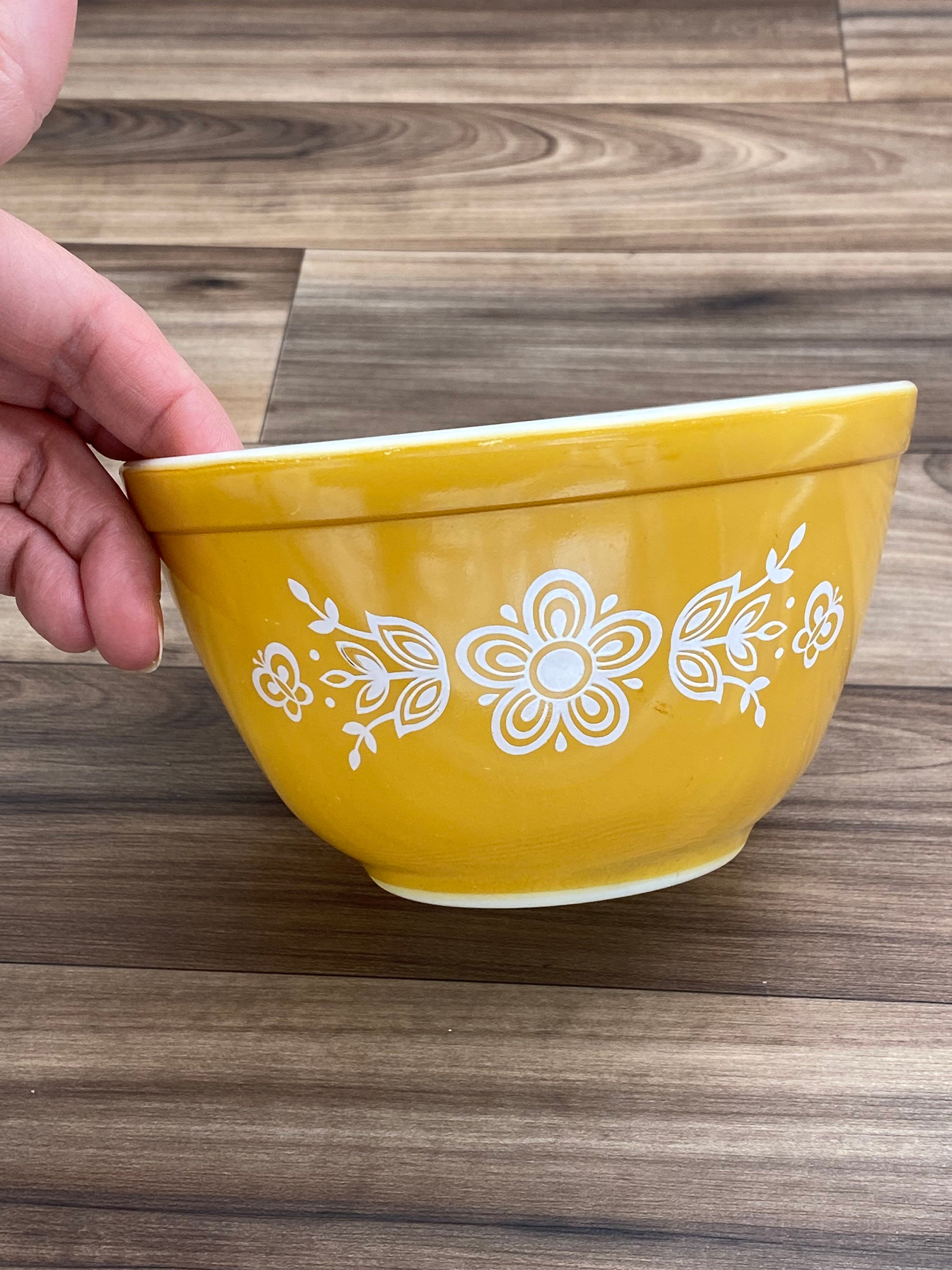 Vintage Pyrex Butterfly Gold 401 Mixing Bowl, 1970s Collectible Pyrex