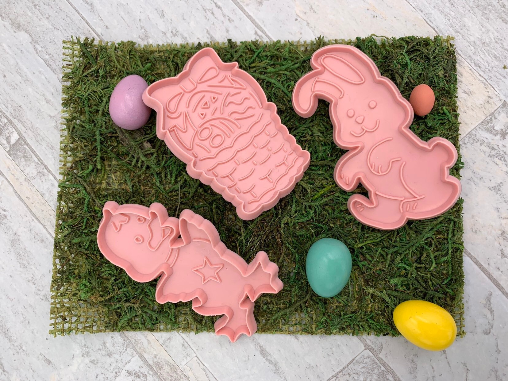 Vintage Easter Cookie Cutters, Plastic shaped Cookie Cutter Chicks