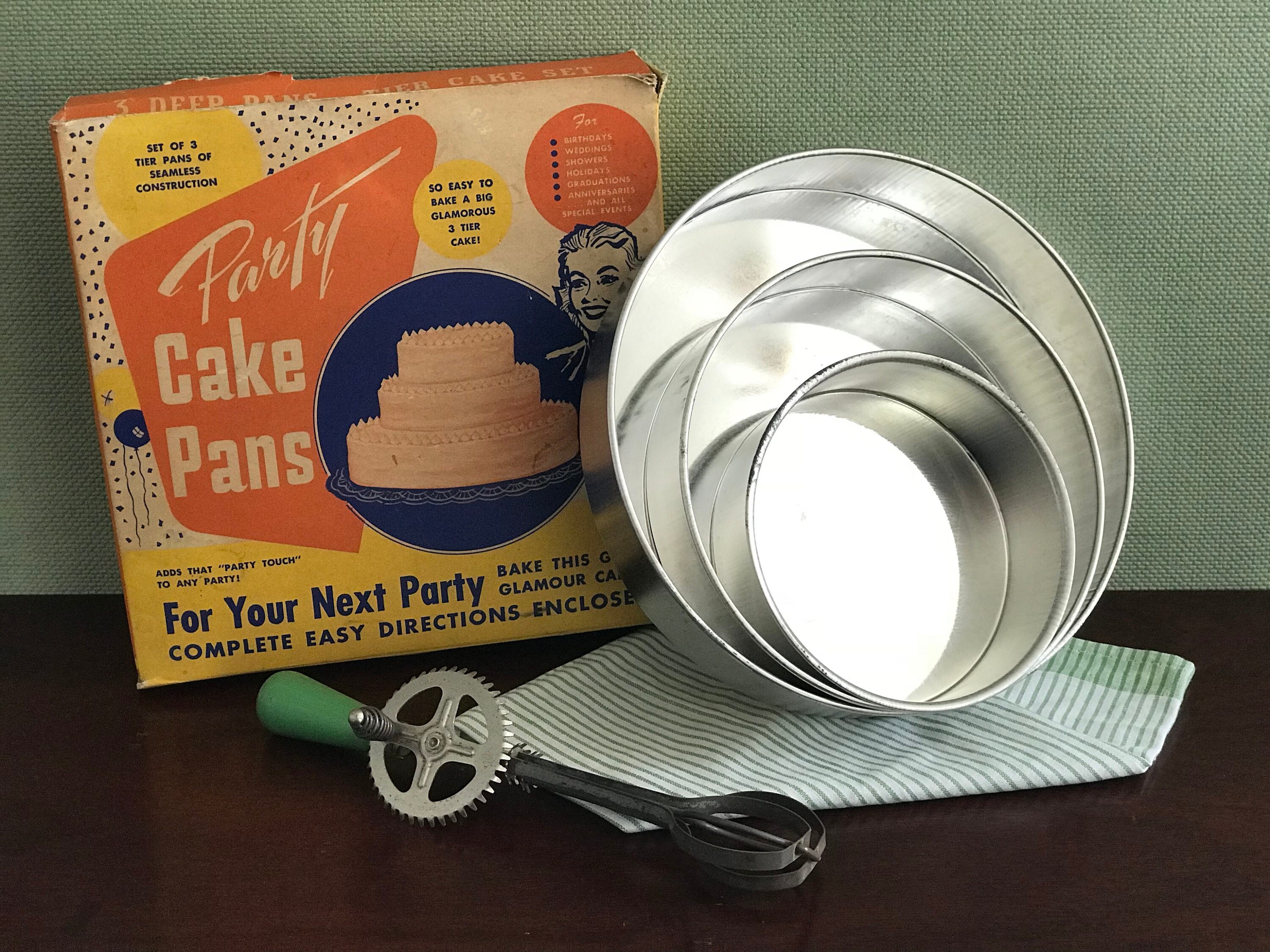 Vintage Cake Pans, Bake King Party cake pans, set of tiered cake pan, Aluminum cake pans, cake