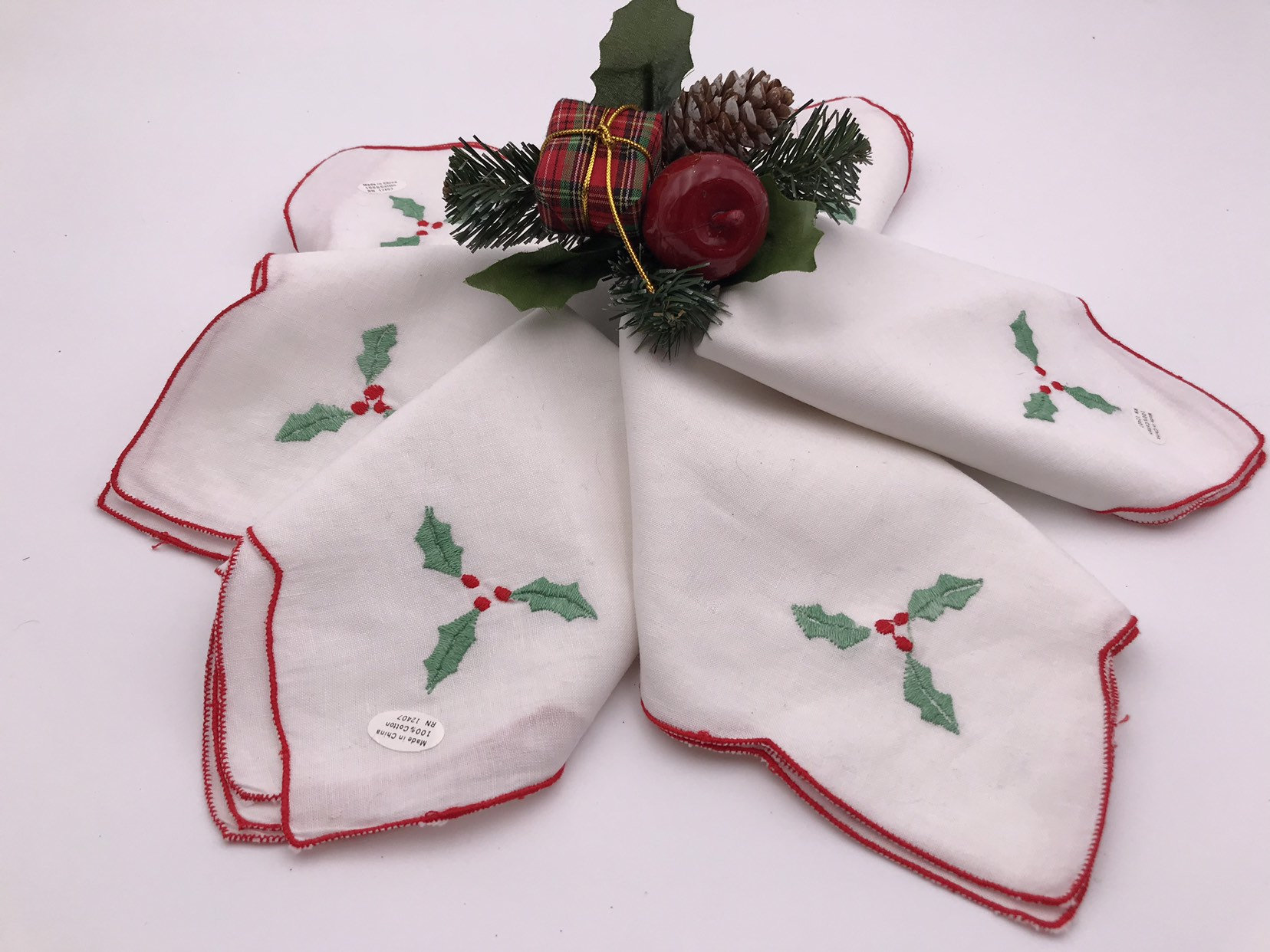 Christmas Cloth Napkins, 6 Vintage Holly cloth napkins red edging