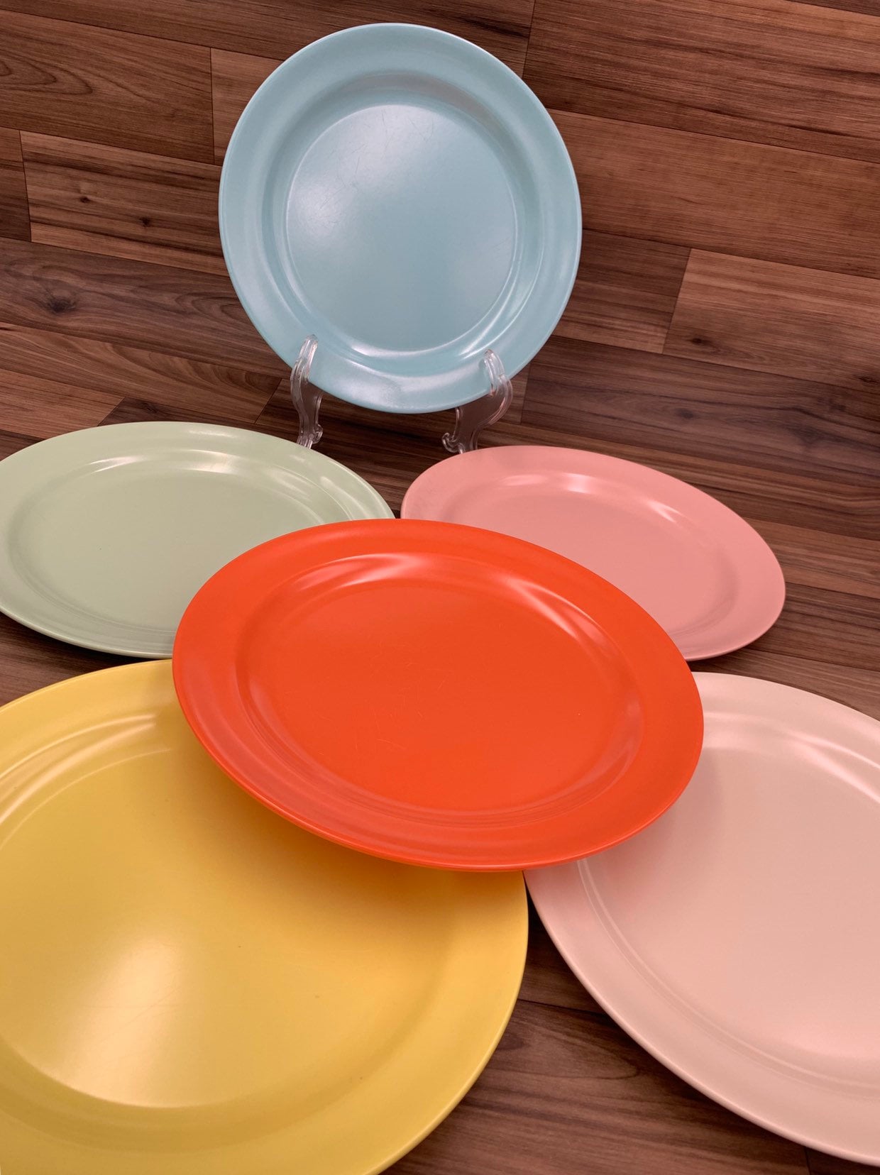Vintage Mallow ware Plates, Melmac Plastic Plate set, Mid Century