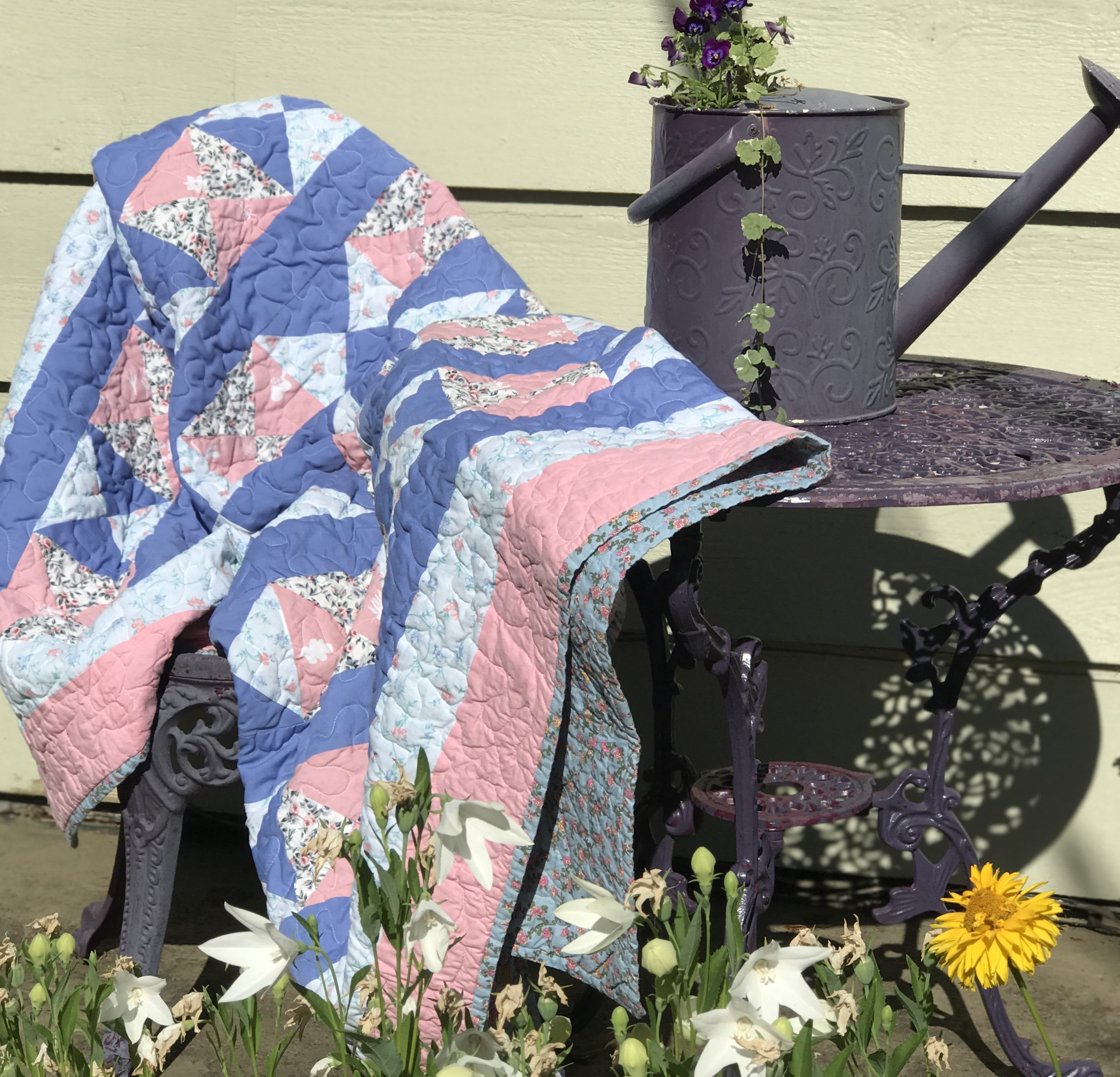 Vintage Quilt, Hour Glass block quilt, Floral Quilt, Lap Quilt, Baby