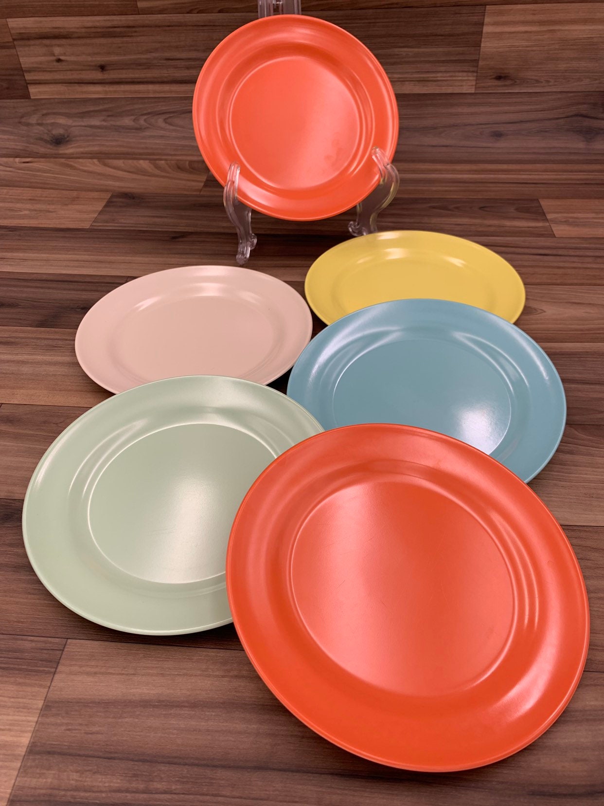 Vintage Mallow ware Plates, Melmac Plastic Plate set, Mid Century