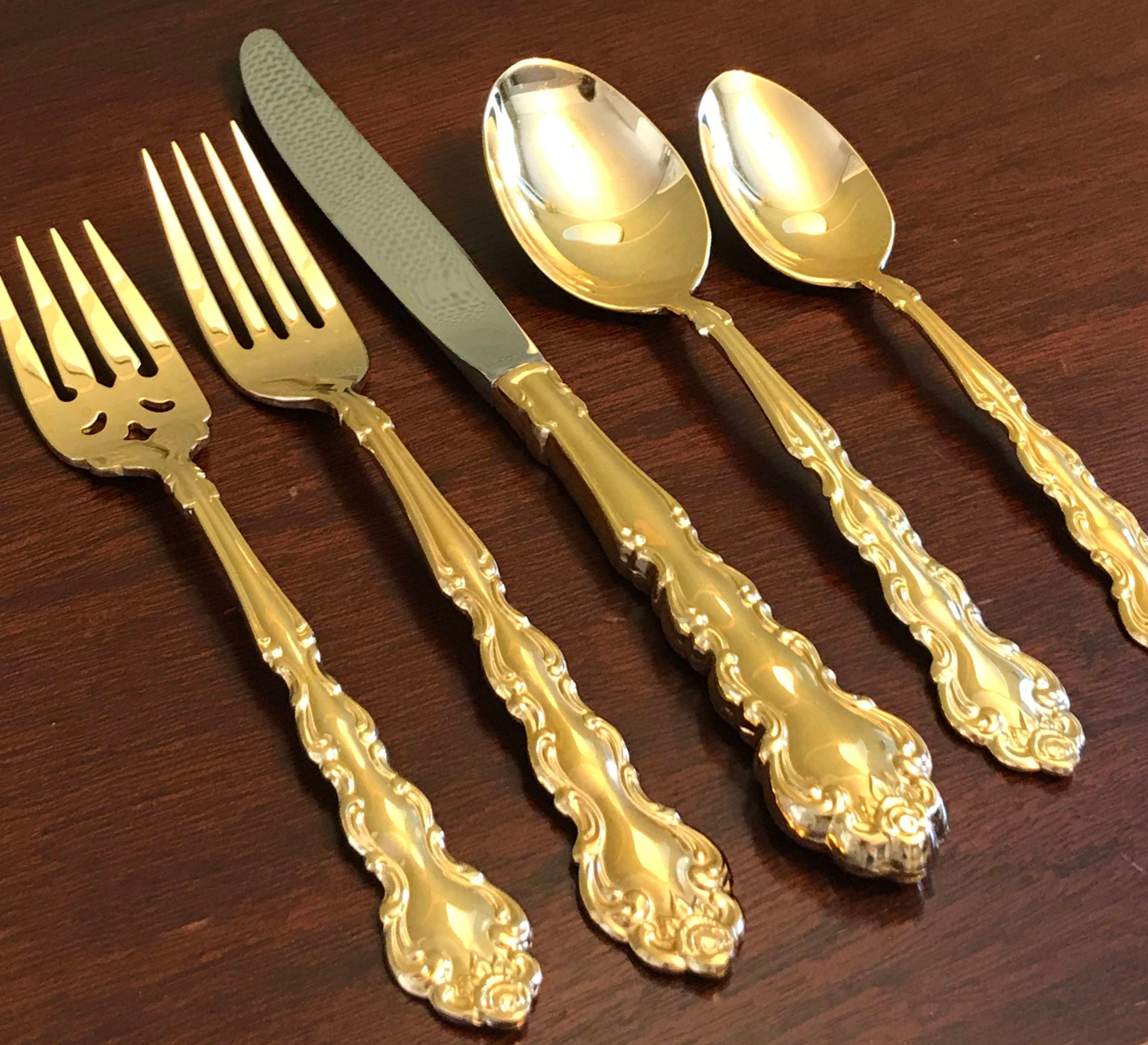 Gold Flatware, Oneida Community Gold Flatware, 5 piece Place setting