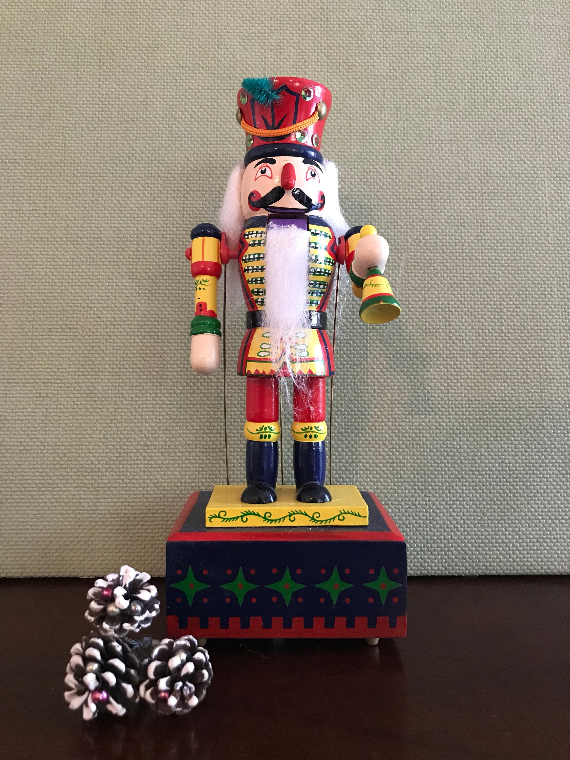 Vintage Musical Nutcracker with movement Christmas painted wooden Nutcracker decoration O