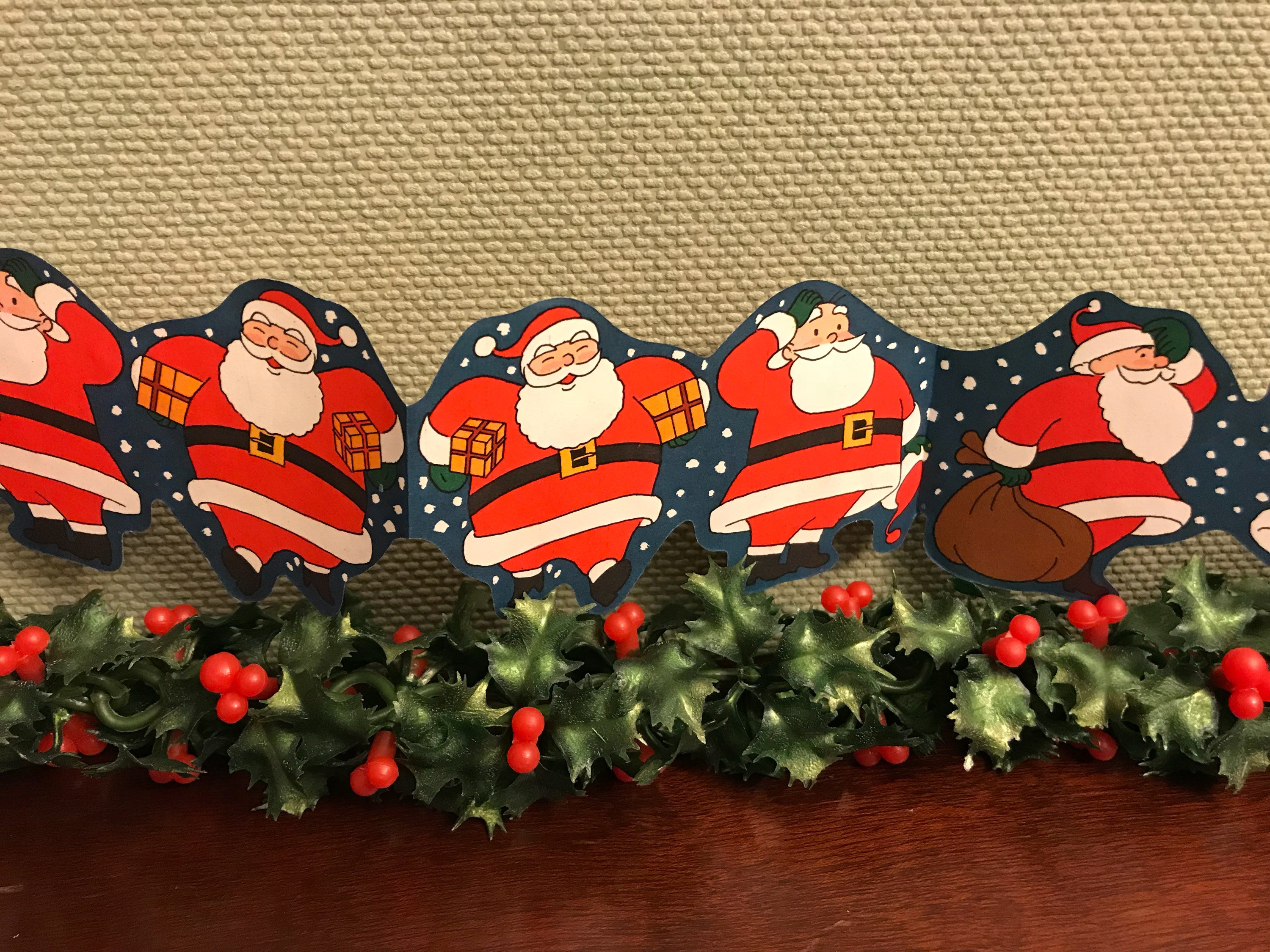 Vintage Christmas Garland, Santa Claus Christmas Paper Garland, Party