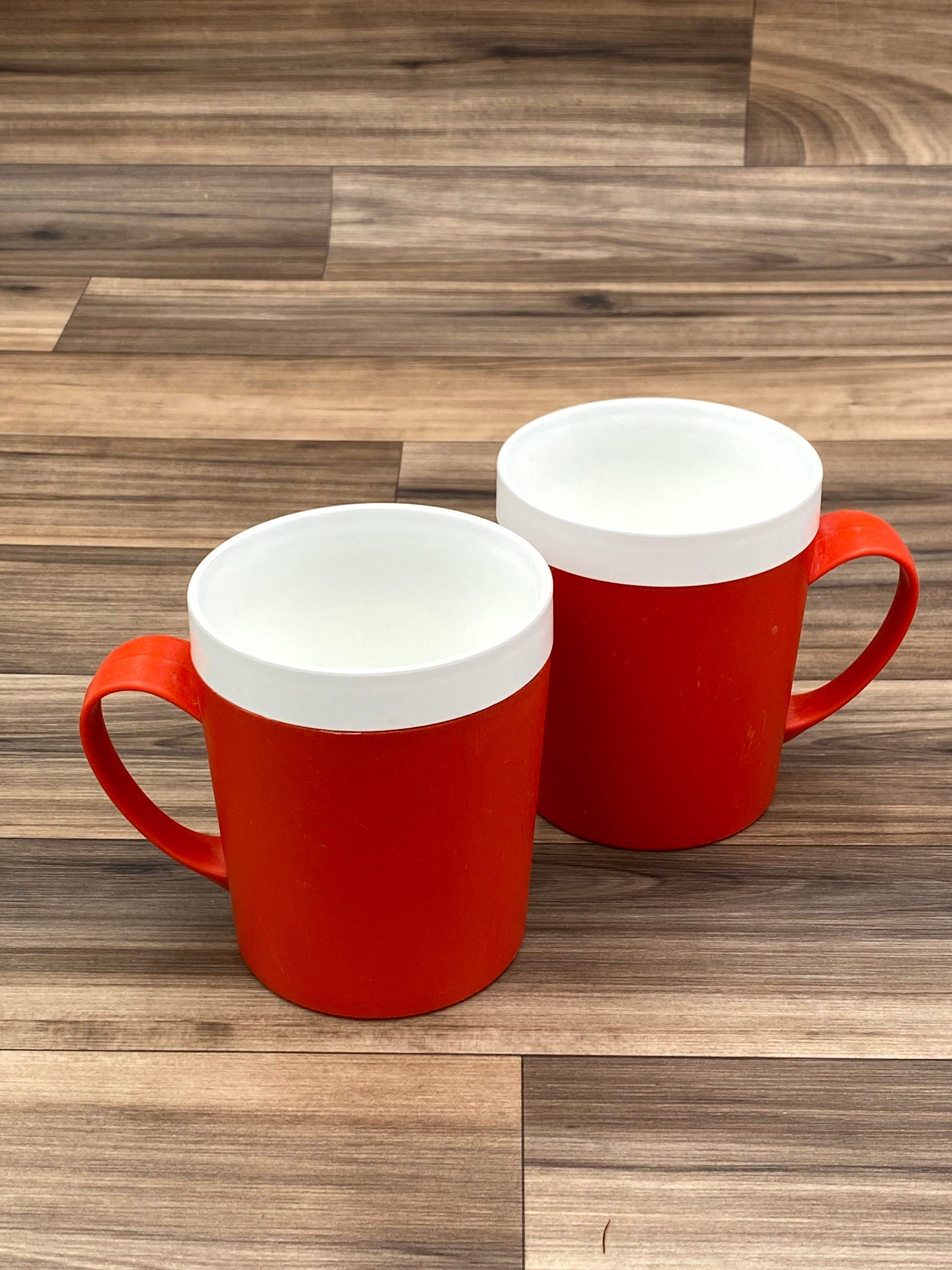 Vintage Picnic set, Plastic Plate and mug set, Picnic plates, Vintage