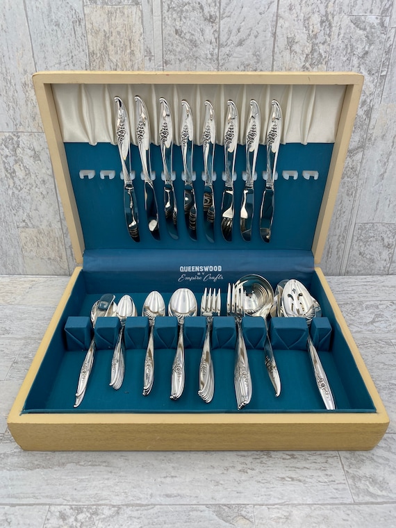 Vintage Silverware Set, Oneida Magic Moment Service for 8, Excellent flatware Set in silverware chest