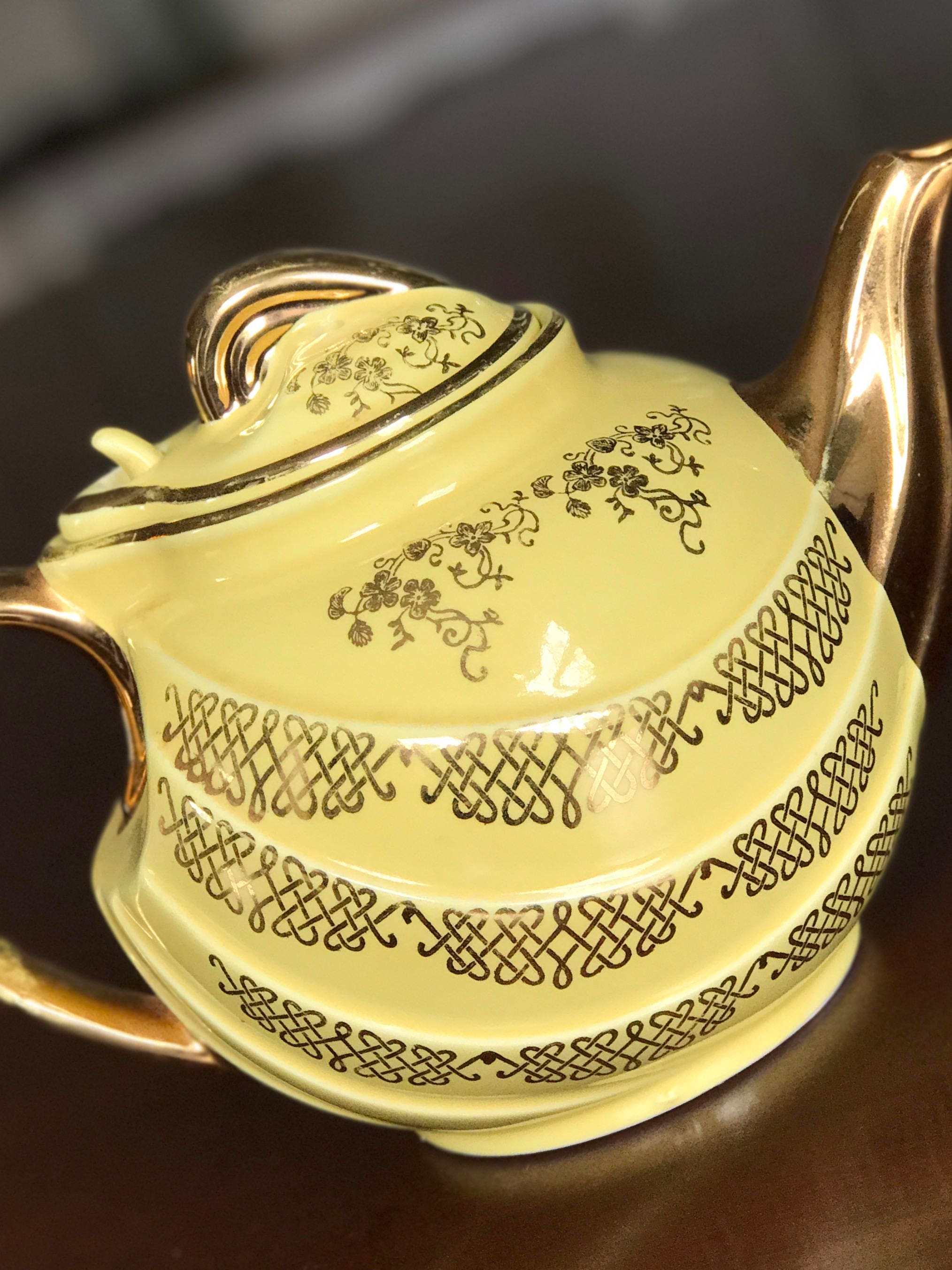 Hall Pottery Teapot, Vintage Tea pot, Hall Pottery Parade style Teapot