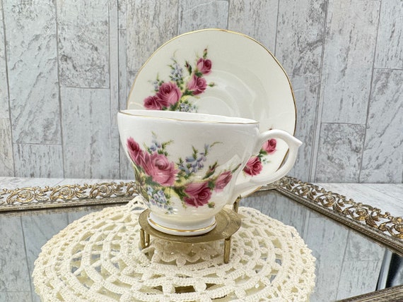 Vintage Velvet Rose Teacup Duchess Bone china, Made in England
