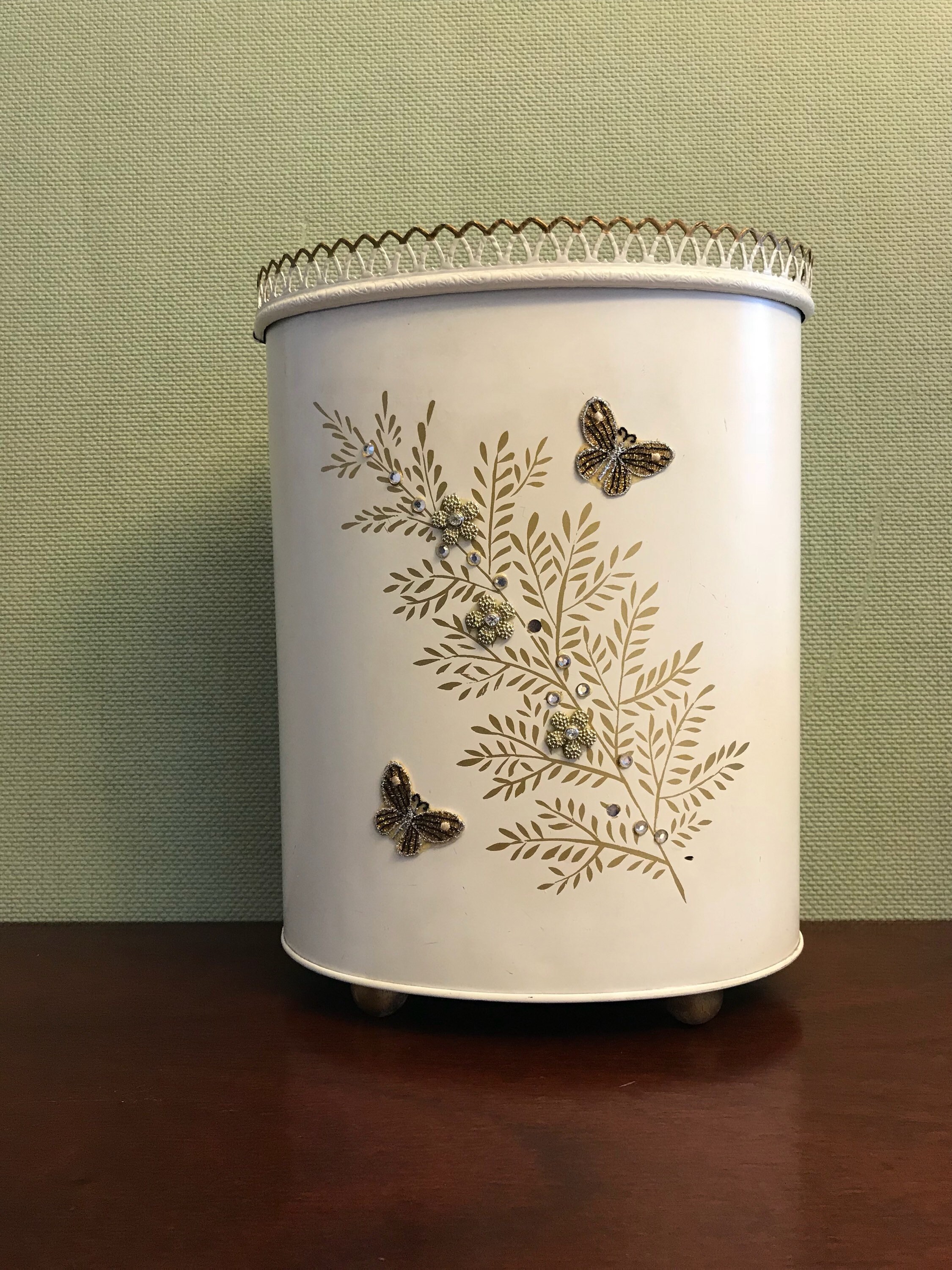 Vintage decorator Waste Basket, Hollywood Regency trash can, Ransburg