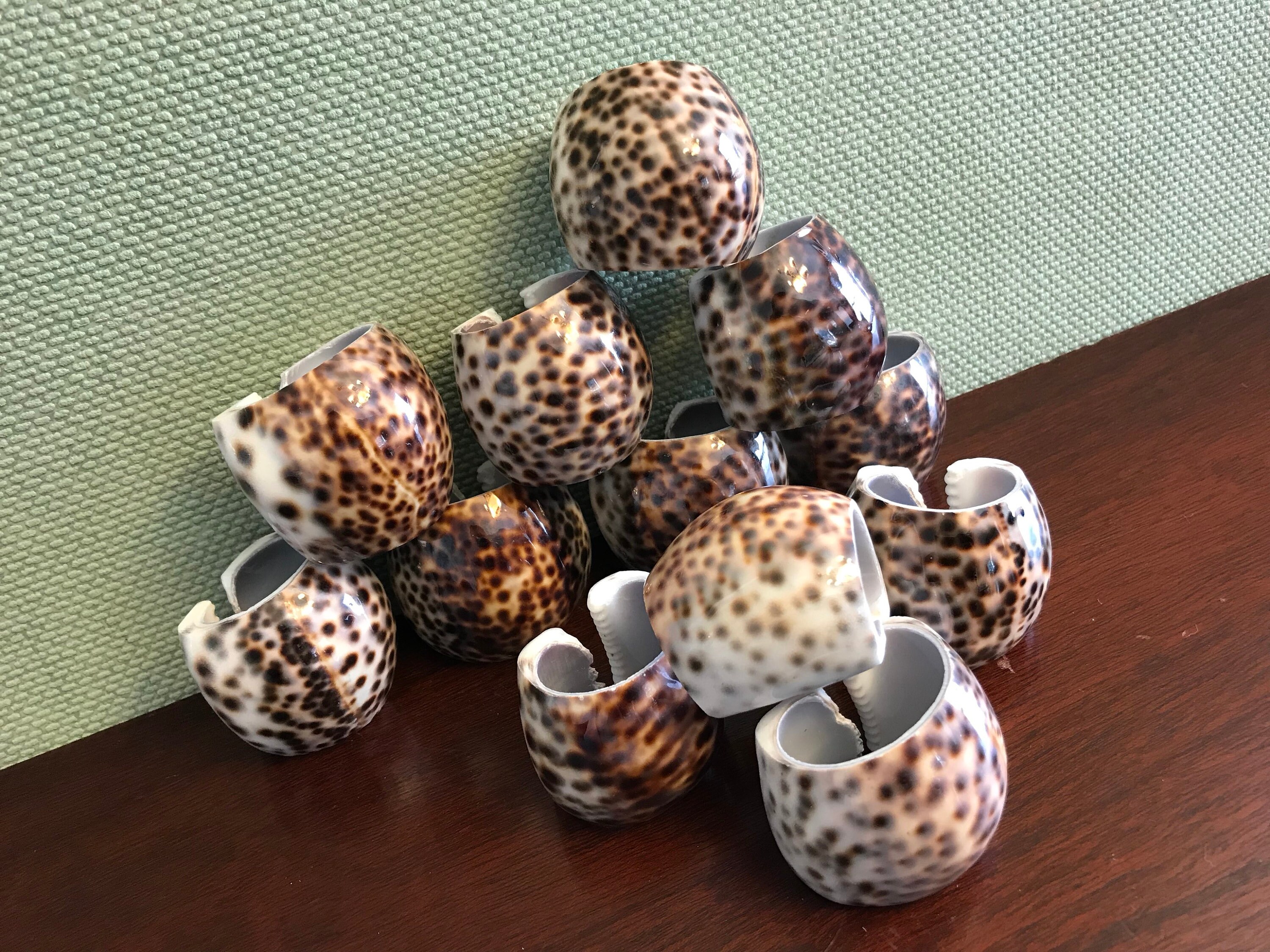 Vintage Seashell Napkin Rings, Brown Leopard Cowie shell Napkin holders