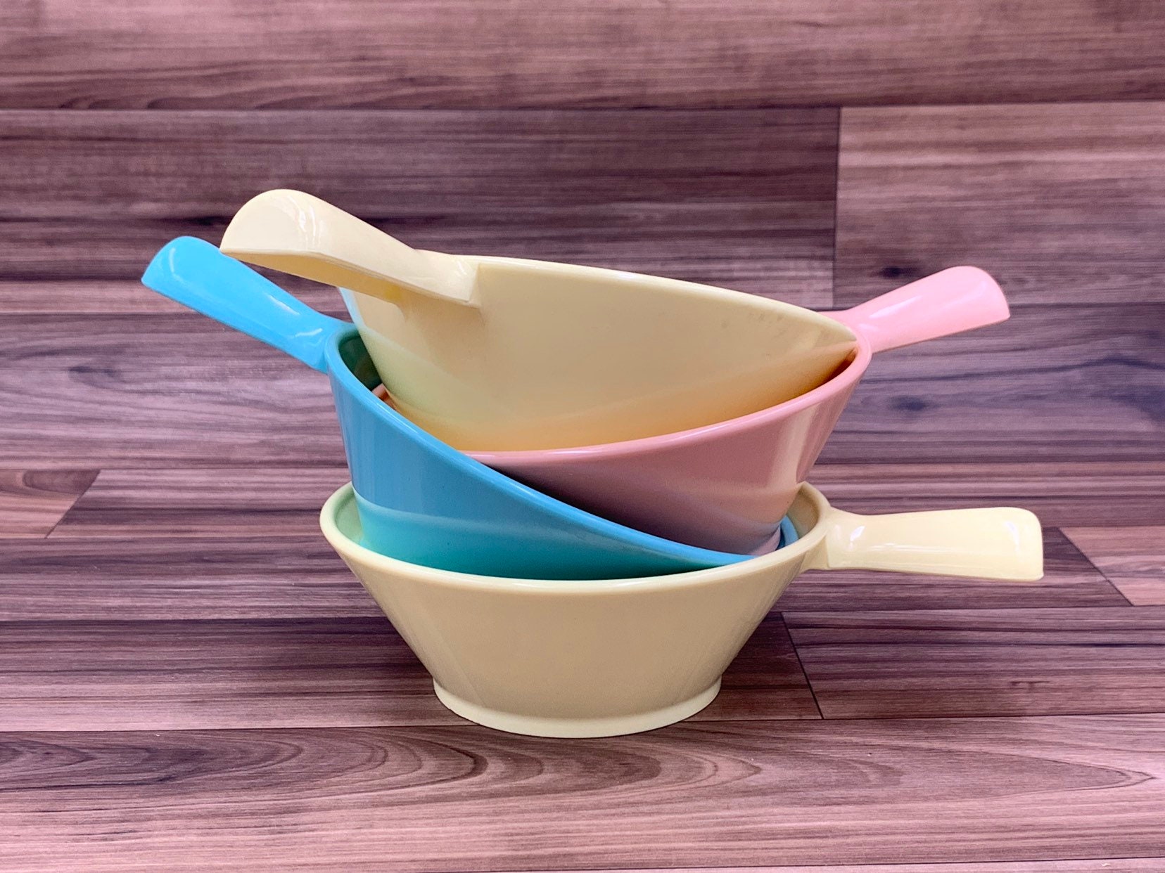 Vintage Handled Soup Bowls Pastel Melamine Dishes Picnic