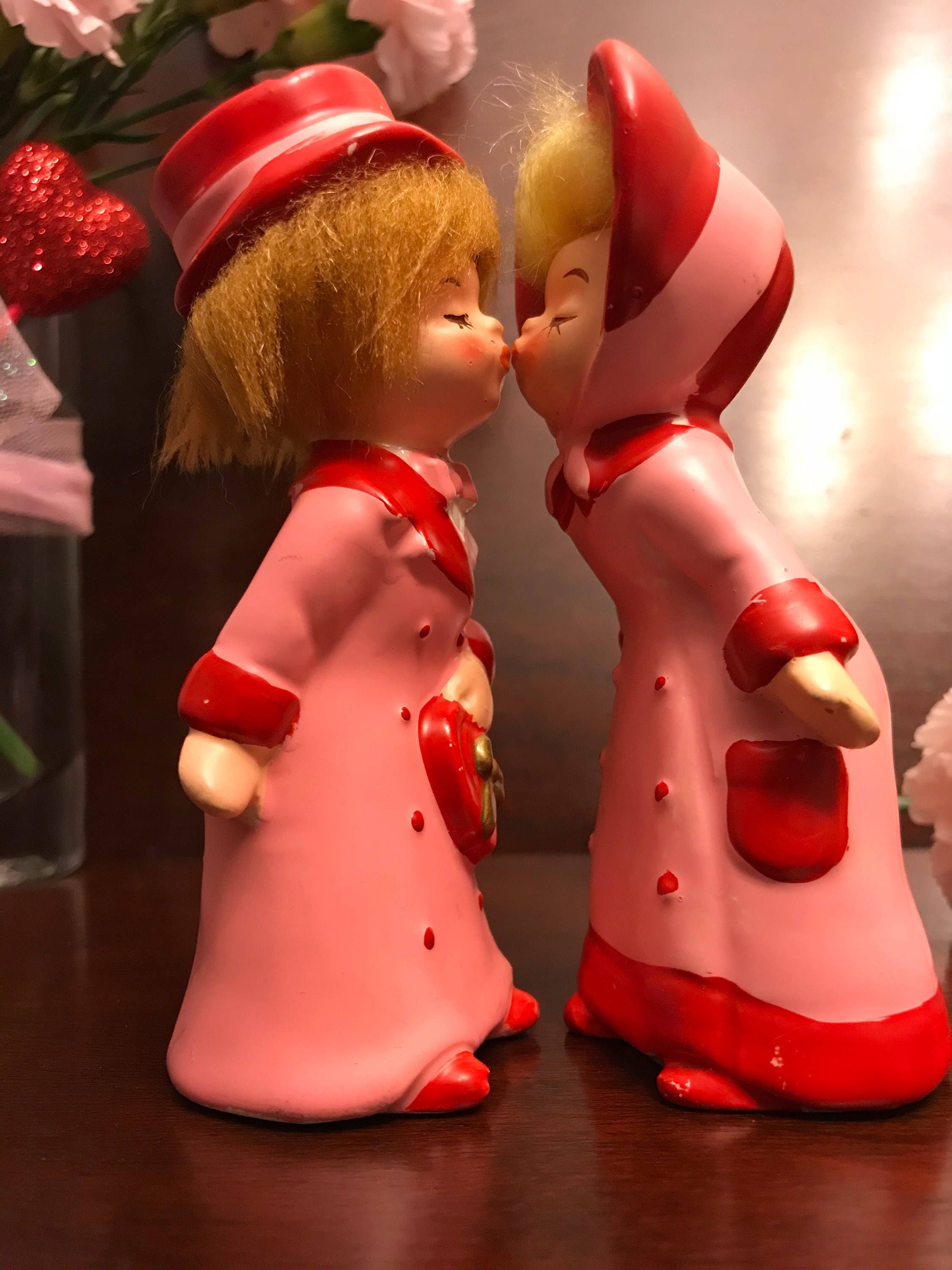 Vintage Valentine Figurines, Napco ware Kissing Couple, Hand painted