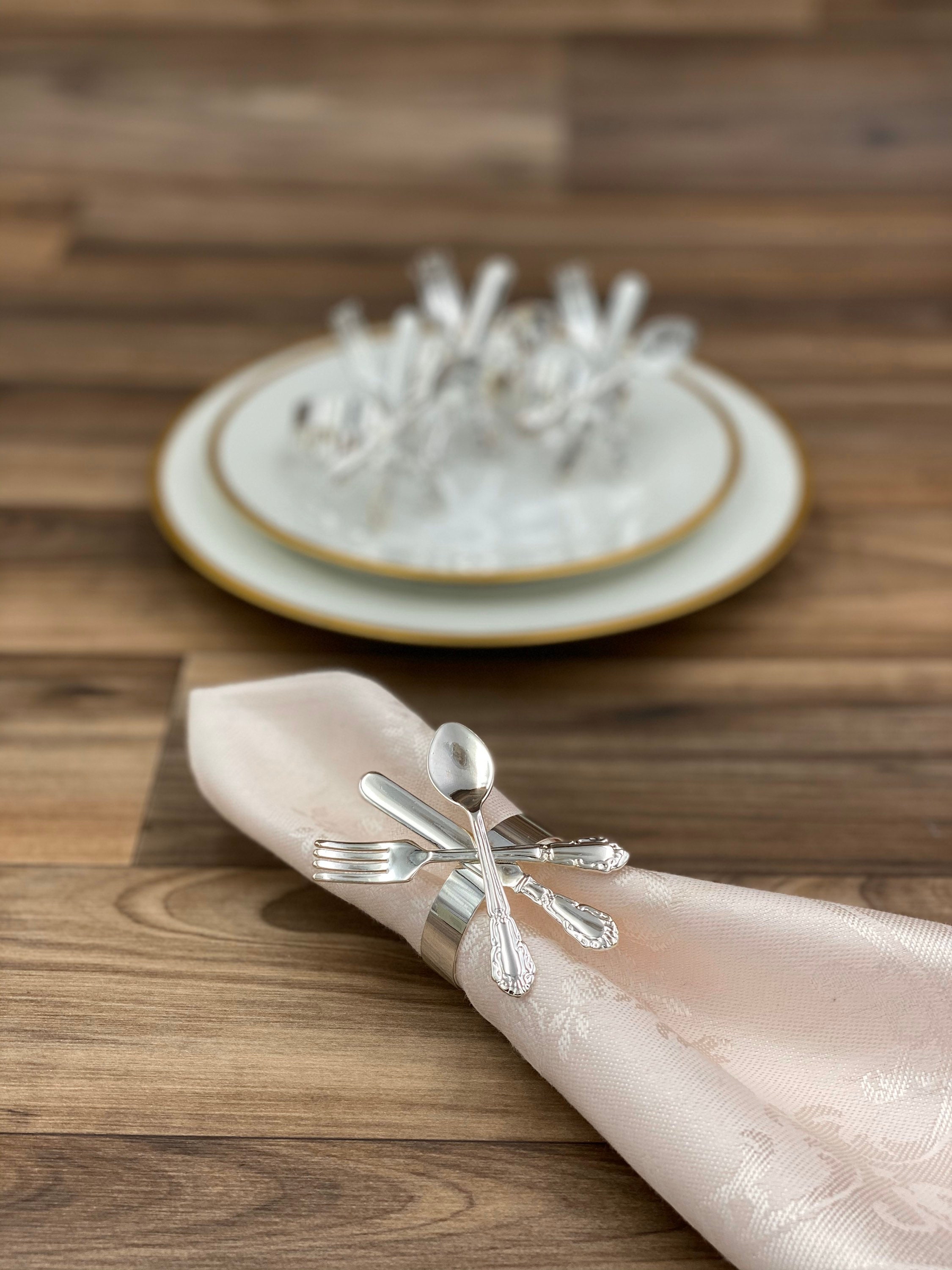 Vintage Napkin Rings 4 piece set cottage chic Flatware Figural Napkin