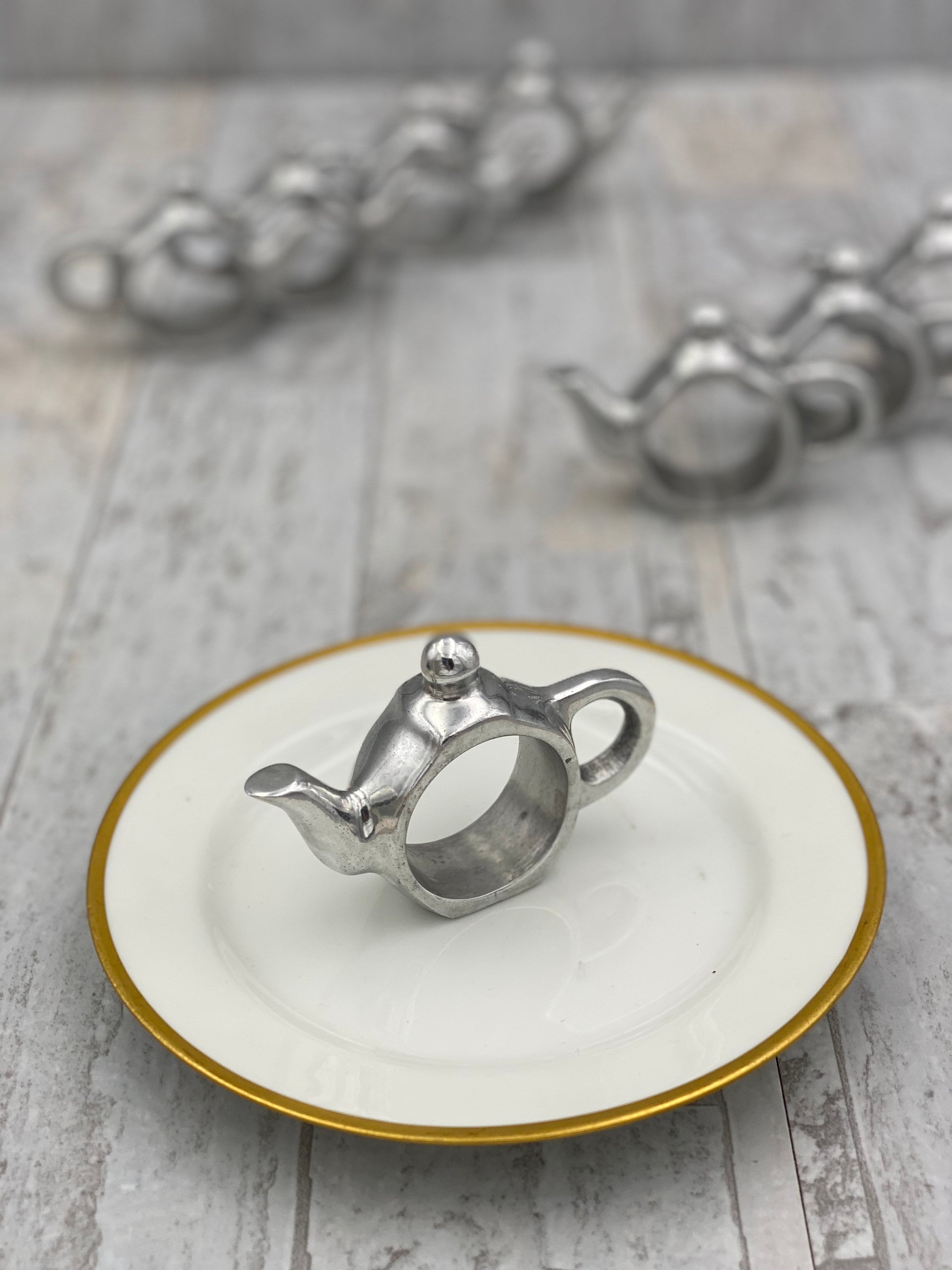 Teapot Napkin Rings, Figural Napkin Holders, 8 piece set, Tea party