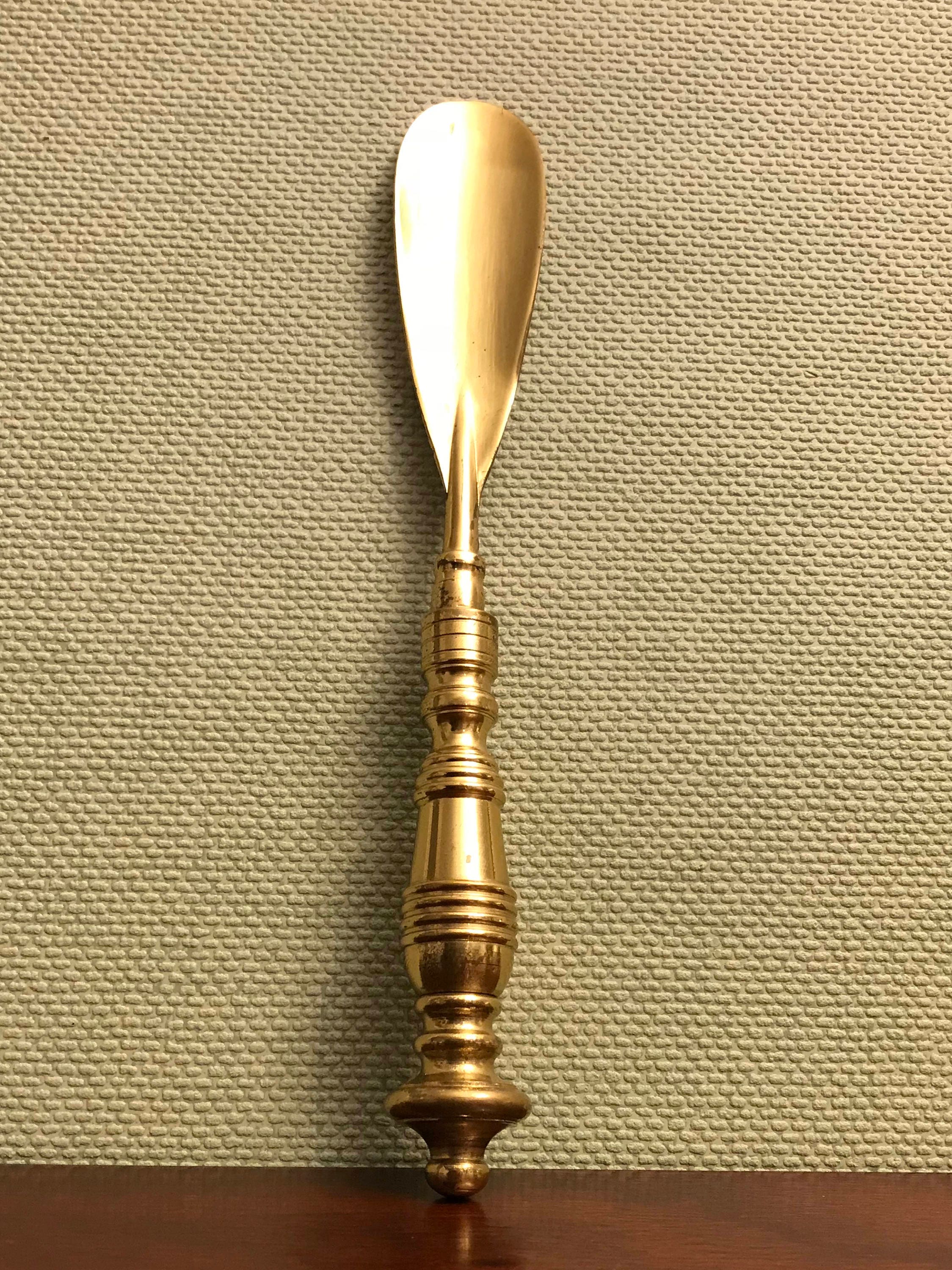 Vintage Shoe Horn, Goldtone Shoe Horn, Ornamental Metal Shoe Horn, Gift