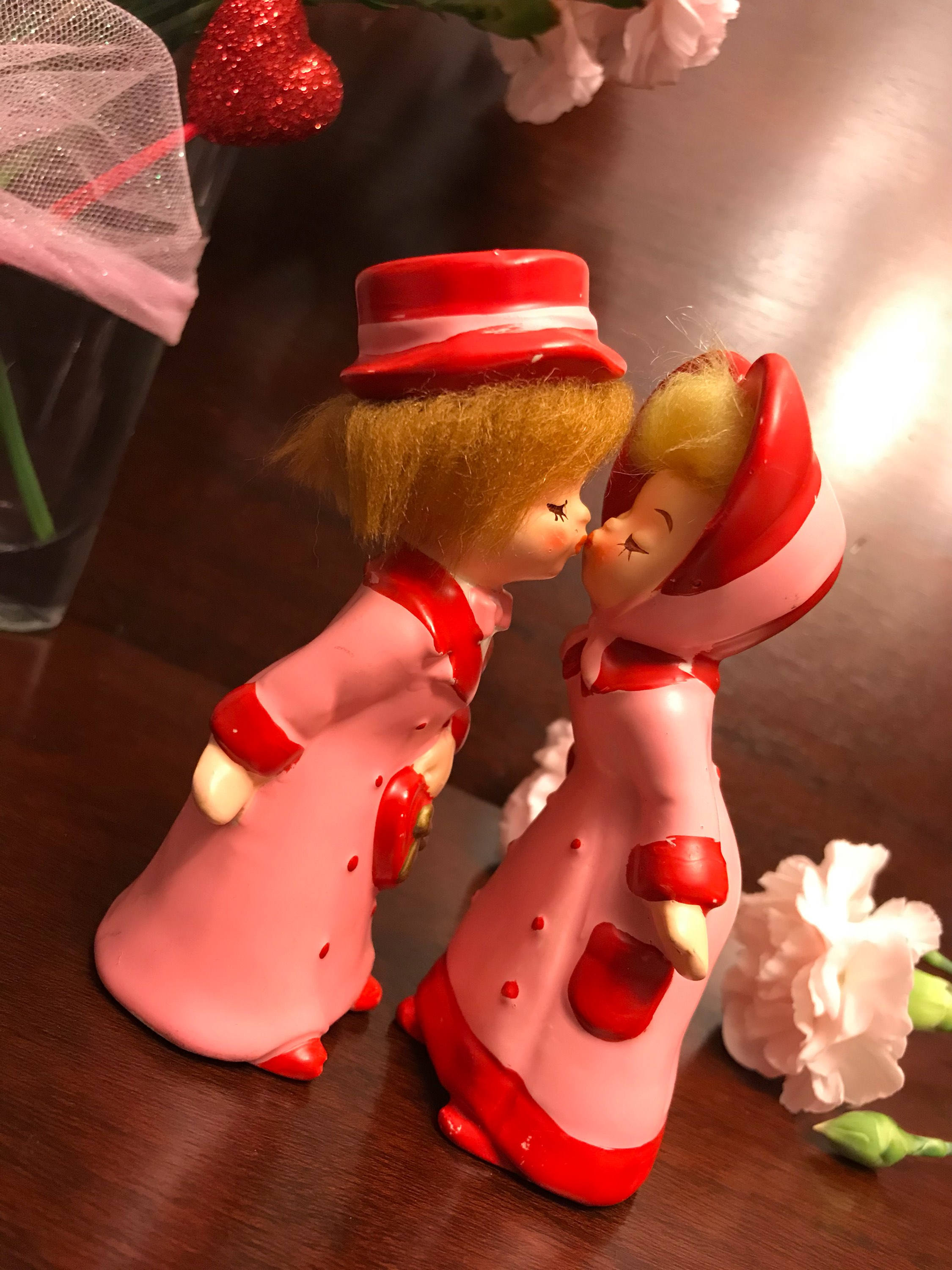 Vintage Valentine Figurines, Napco ware Kissing Couple, Hand painted