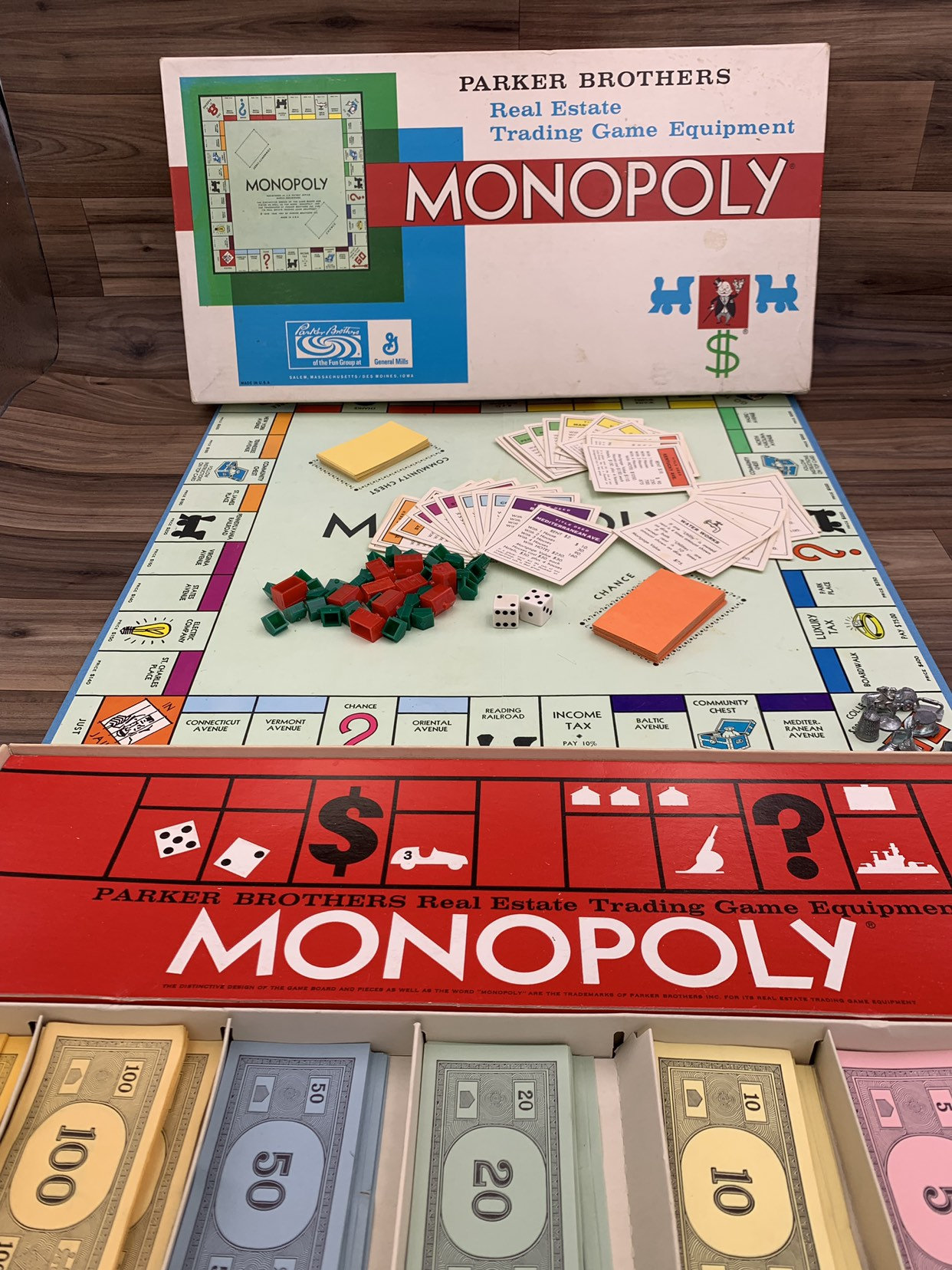 Classic original monopoly board game - tinyhon