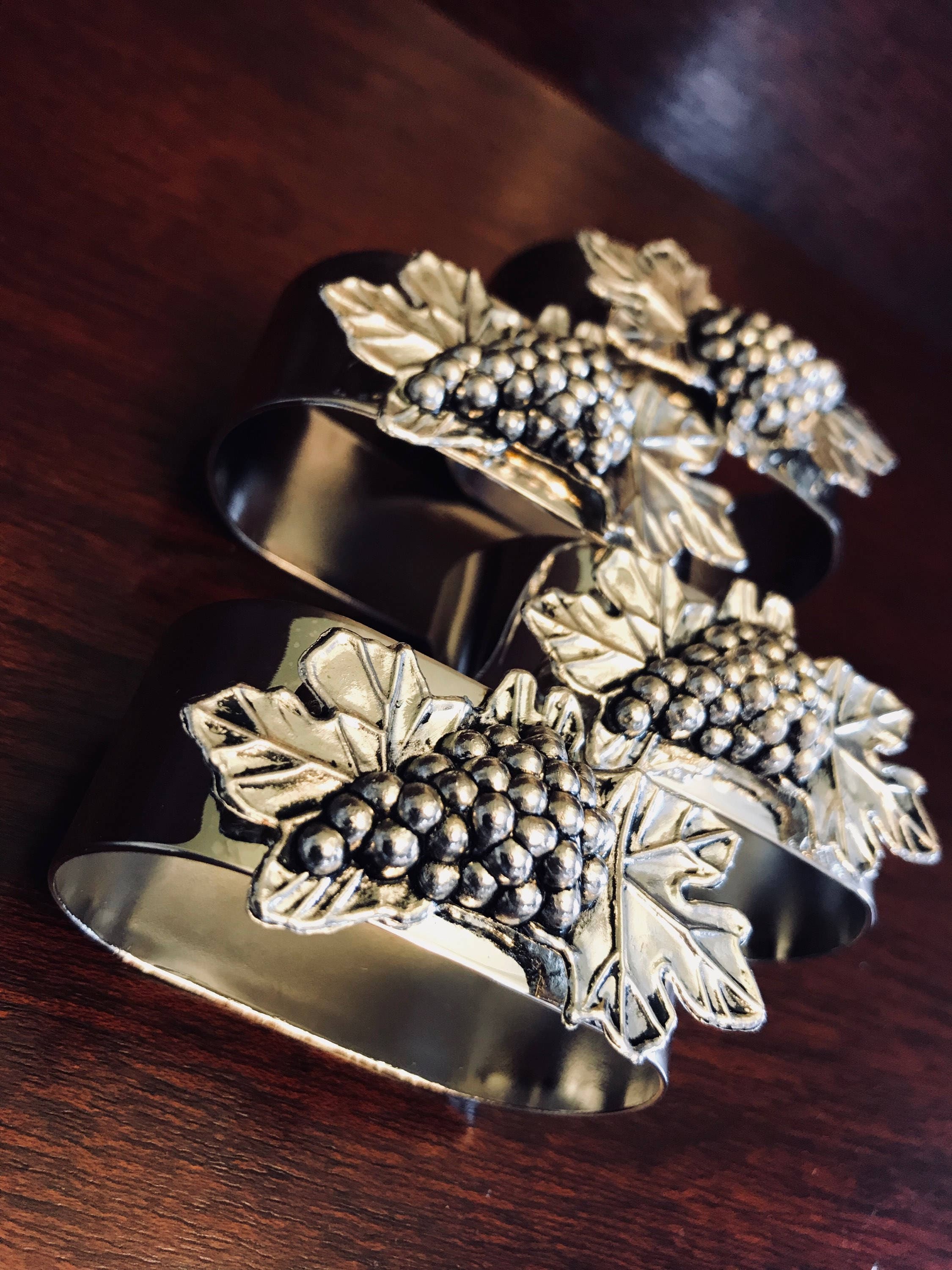 Vintage Grape Napkin Rings, Silver Plated Figural Grape Cluster napkin rings, 4 piece Napkin