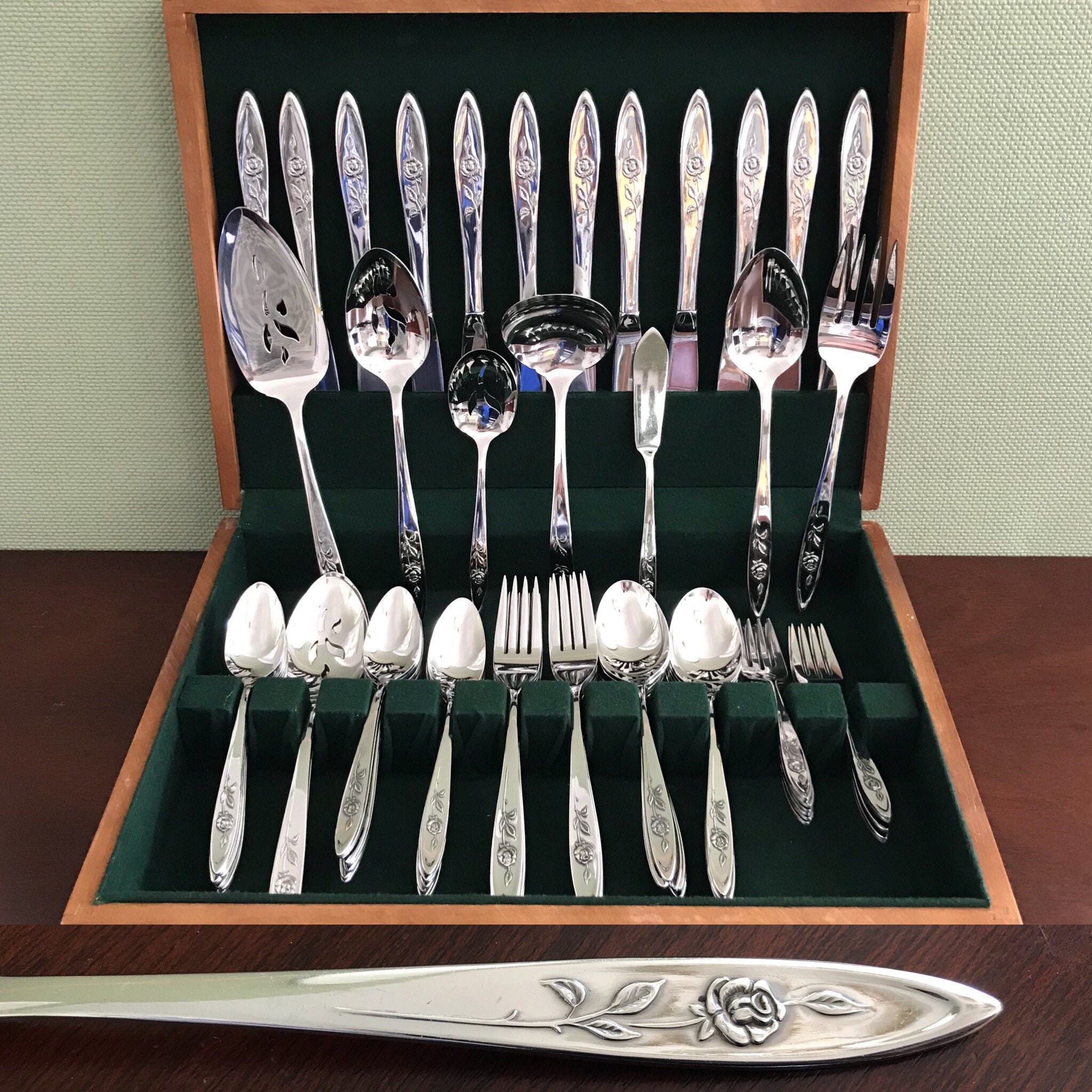 Oneida My Rose Stainless Flatware set, Service for 12 in Chest, Serving